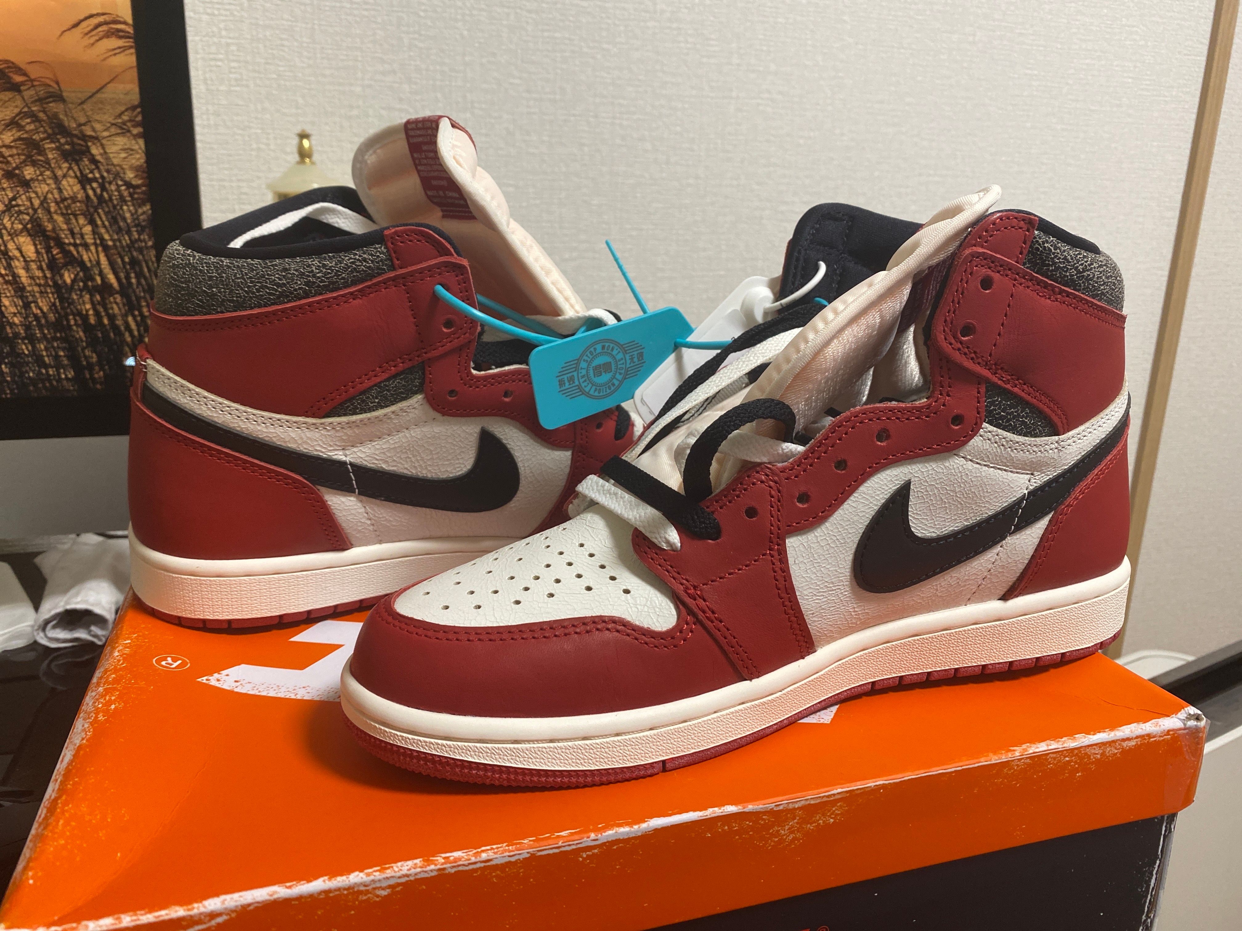 Nike Air Jordan 1 High OG "Lost & Found/Chicago"