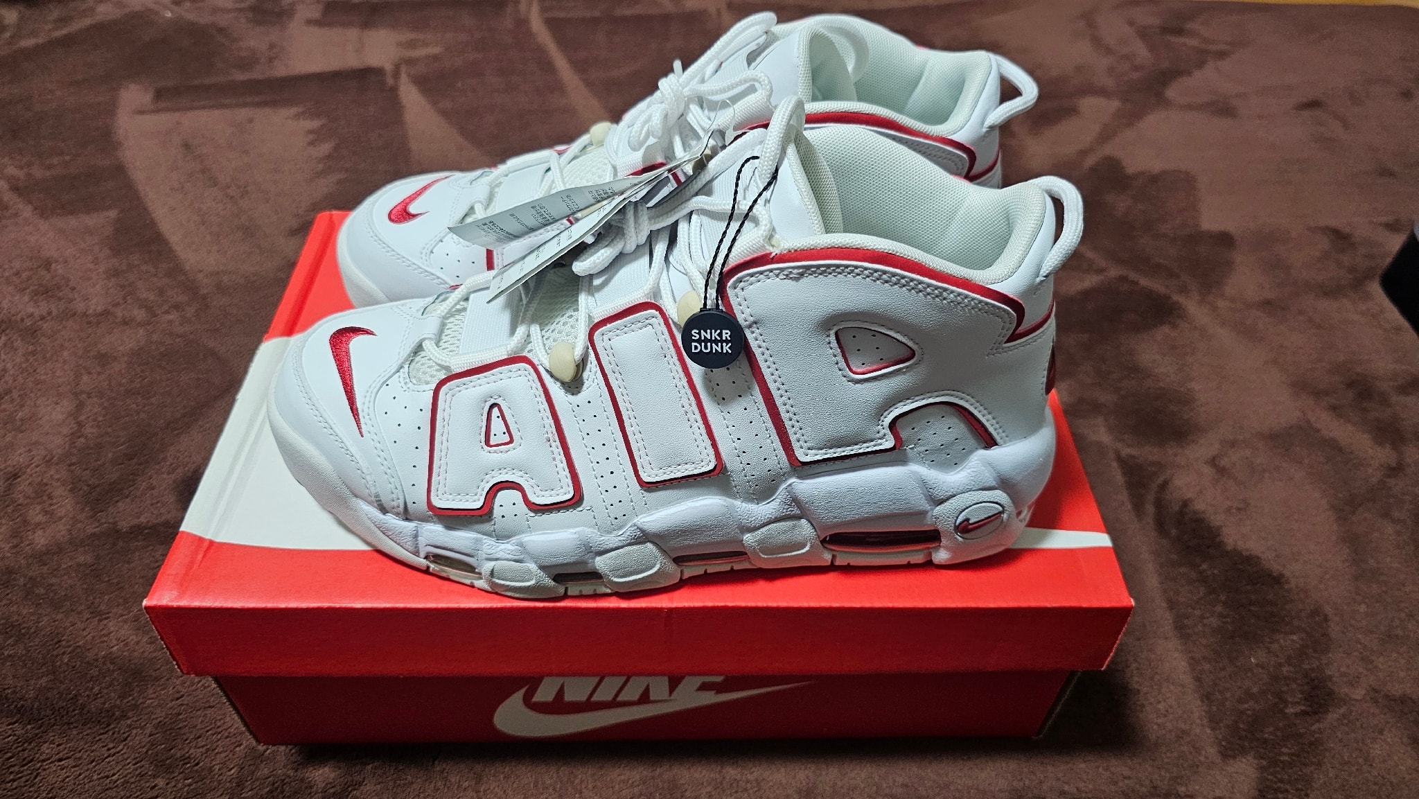 NIKE AIR MORE UPTEMPO "WHITE/VARSITY RED" (2021)