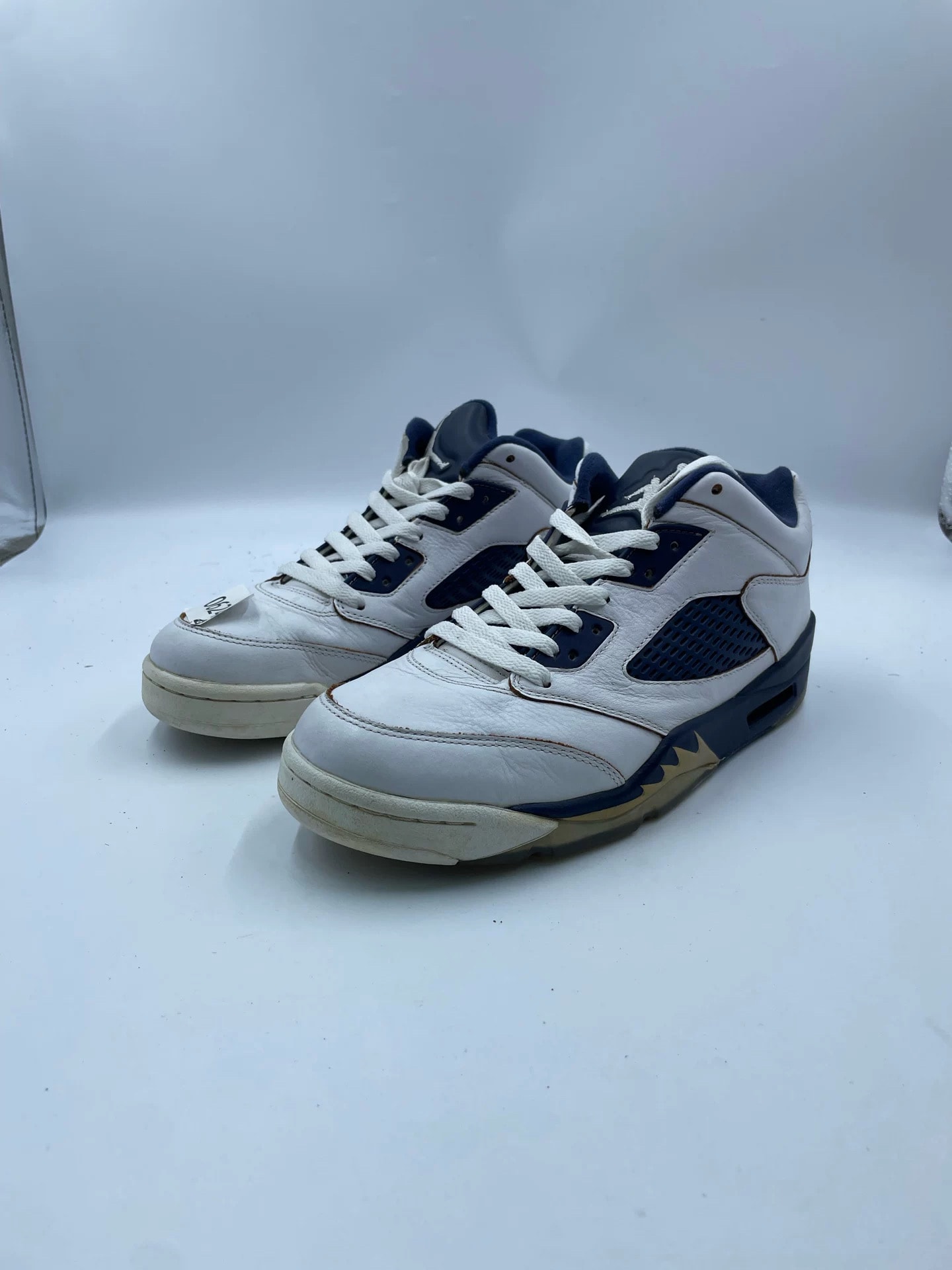 ナイキ エアジョーダン5 レトロ ロー "ダンク フロム アバブ"