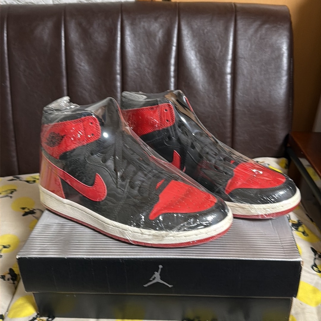 Nike Air Jordan 1 Retro High "Black Varsity Red/Bred"(2001)