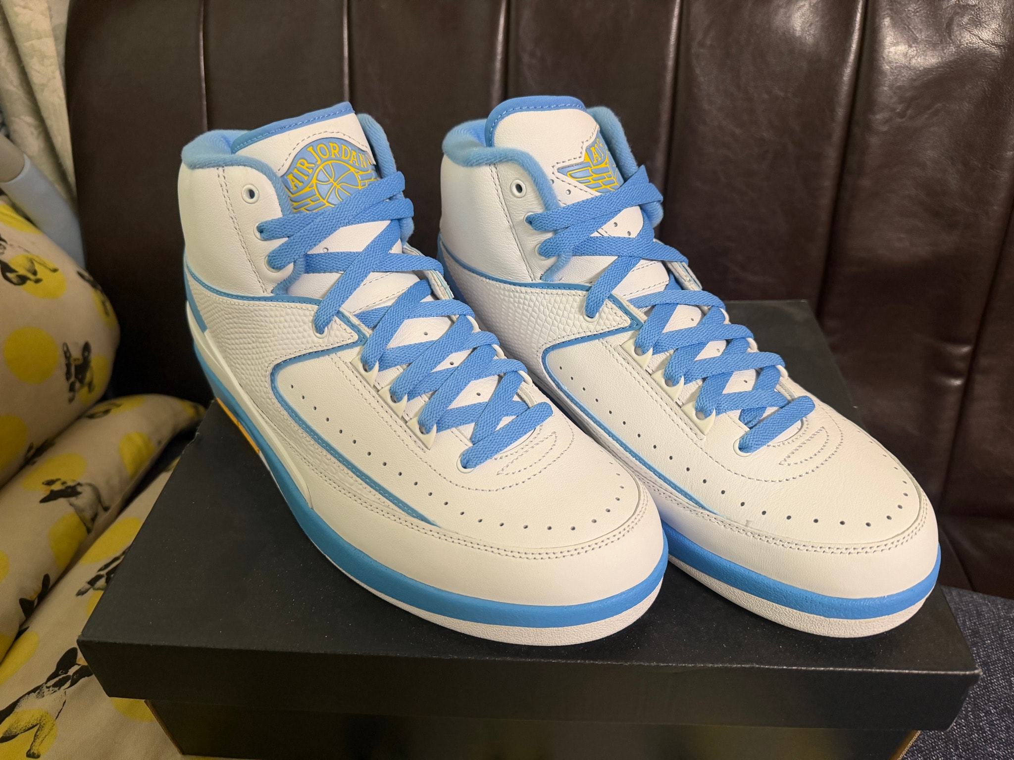 Nike Air Jordan 2 Retro Melo "White/Varsity Maize/University Blue" (2018)
