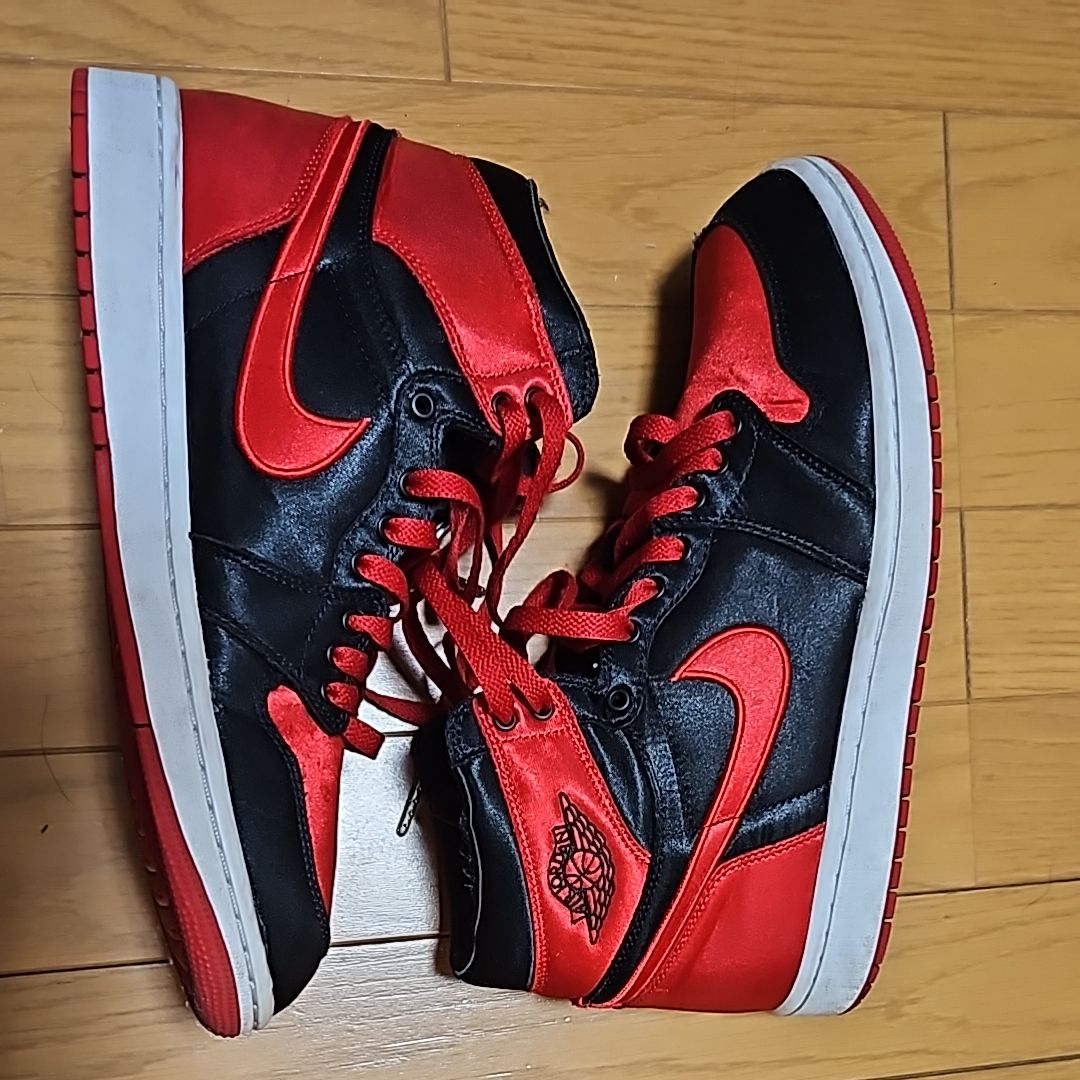 Nike Women's Air Jordan 1 Retro High OG "Satin Bred"