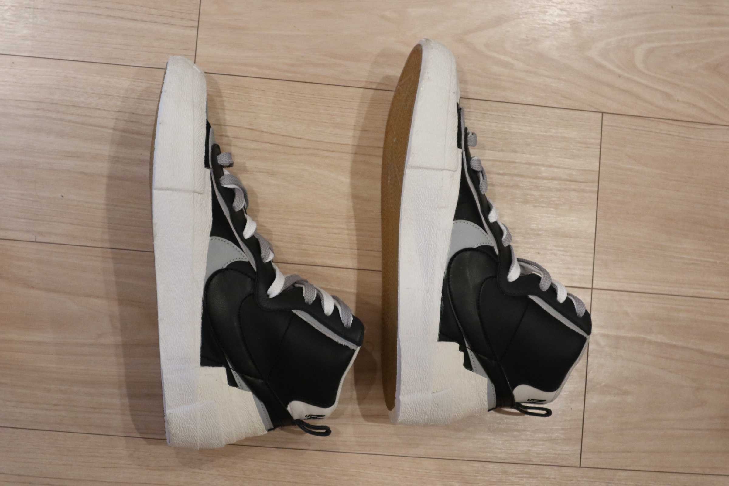 sacai × NIKE BLAZER MID "BLACK/WOLF GREY/WHITE"