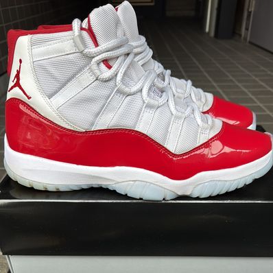 Nike Air Jordan 11 "Varsity Red"
