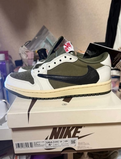 Travis Scott × Nike Air Jordan 1 Low OG SP "Reverse Olive"