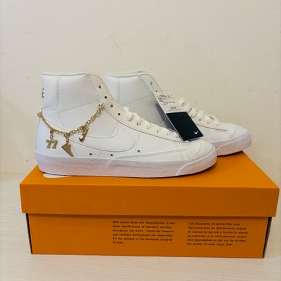Nike Women's Blazer "White Pendants"