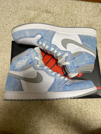 Nike Air Jordan 1 High OG "Hyper Royal"