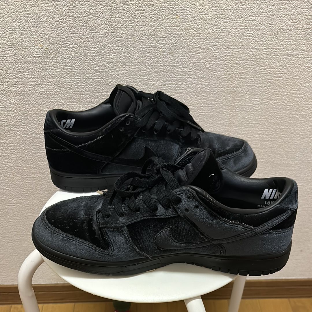 Dover Street Market × Nike Dunk Low "Triple Black"