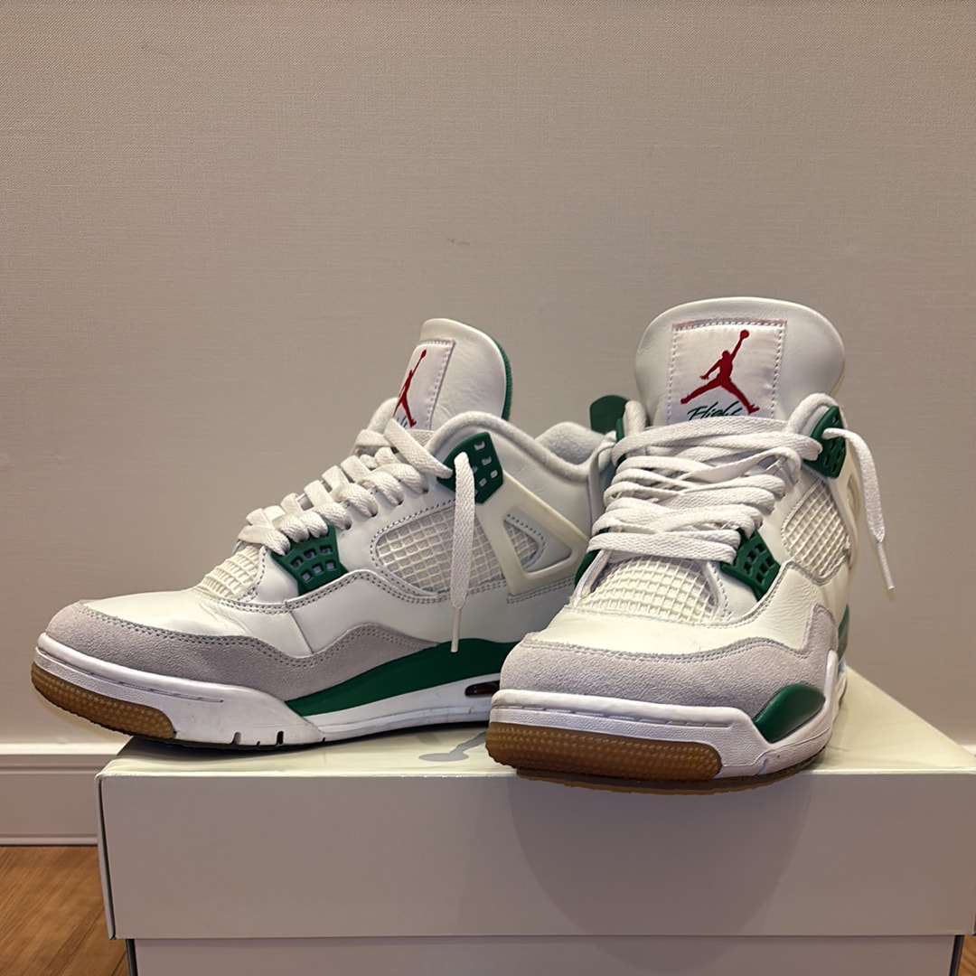 Nike SB × Air Jordan 4 Retro SP "Pine Green"