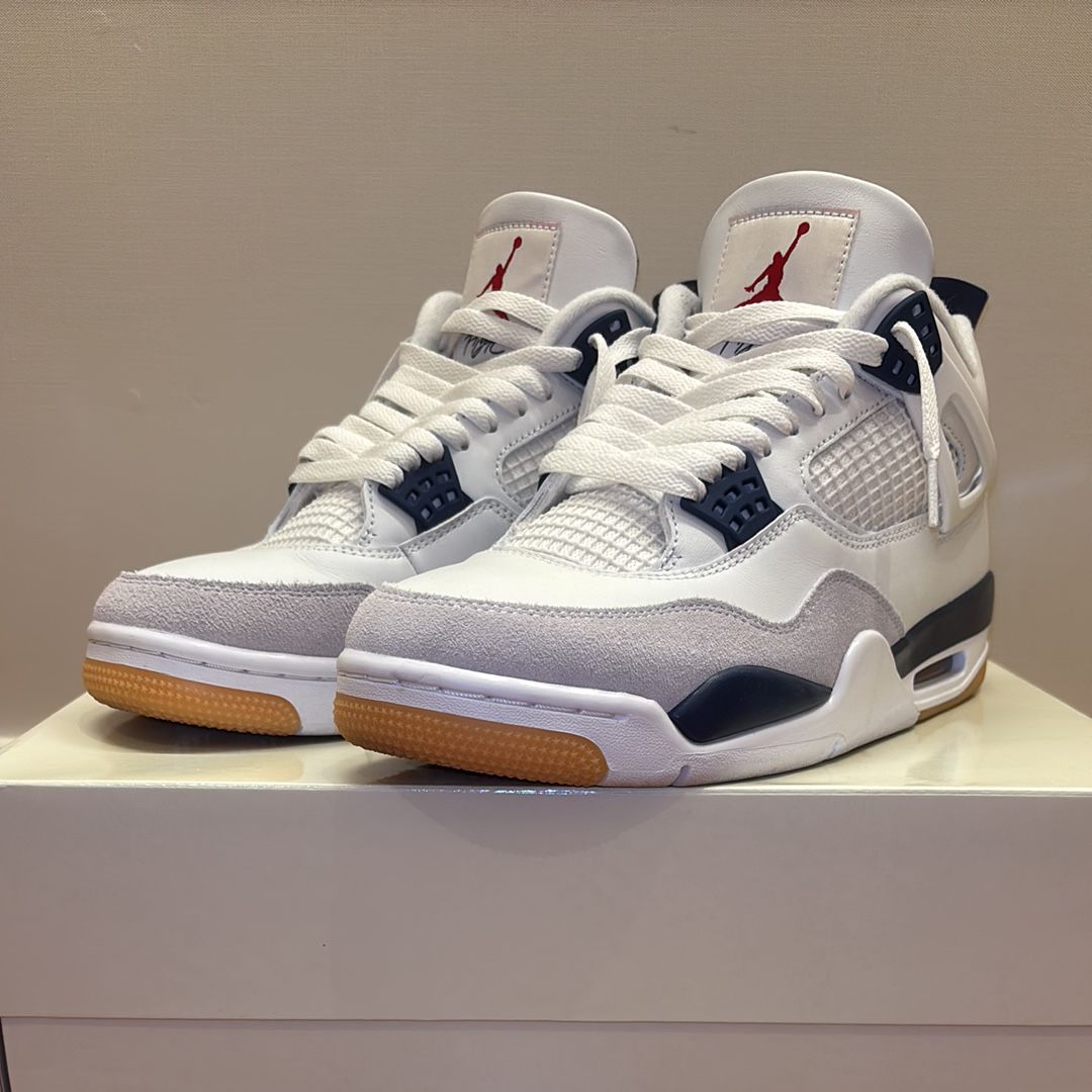 Nike SB Air Jordan 4 Retro SP "Summit White/Navy"