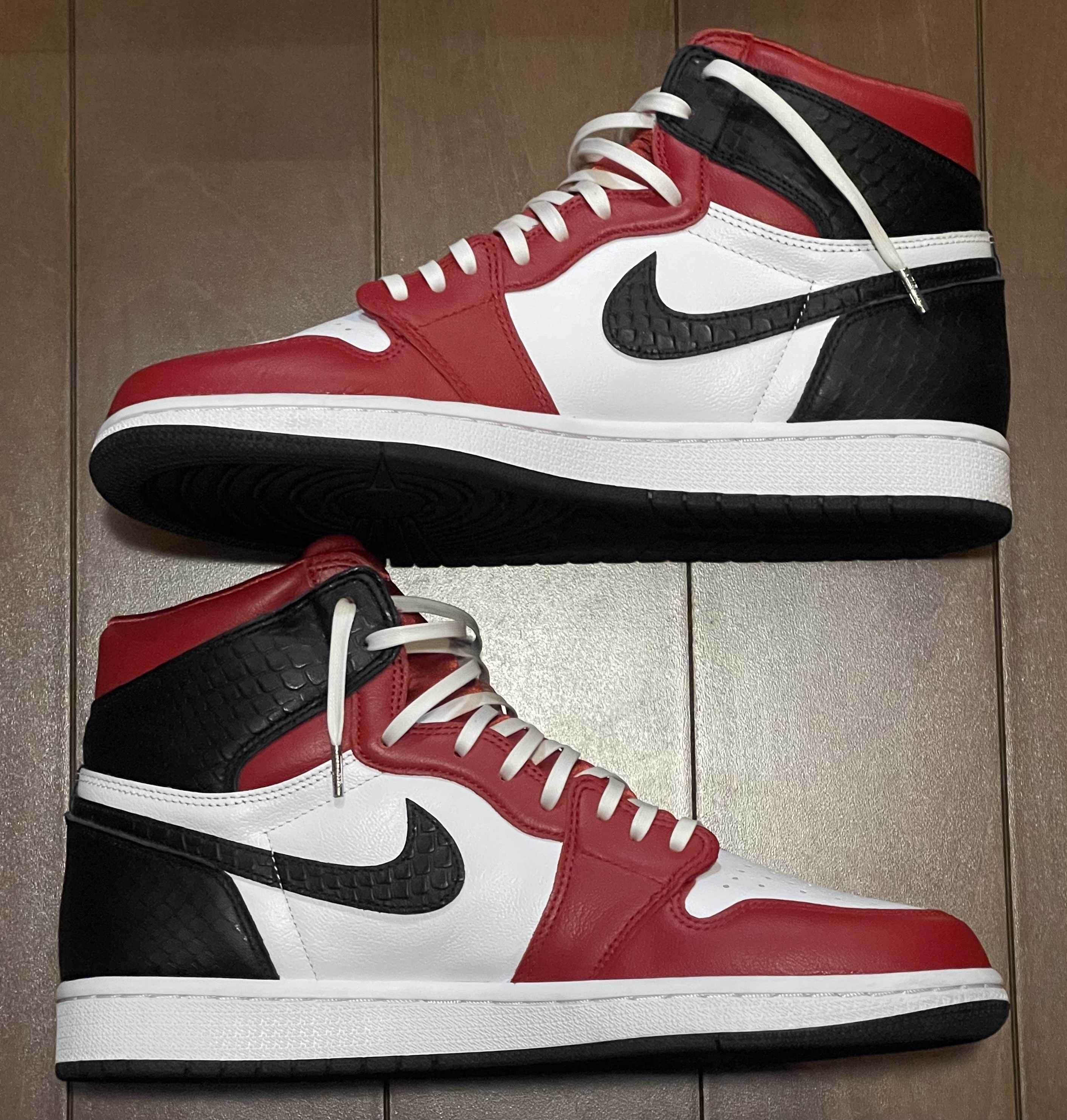 Nike Women's Air Jordan 1 High OG "Satin Red"