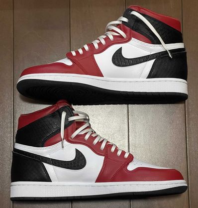 Nike Women's Air Jordan 1 High OG "Satin Red"