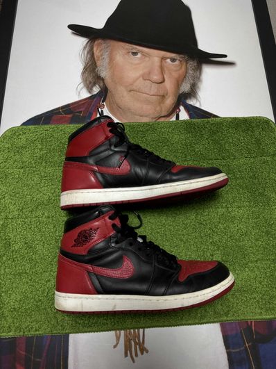 Nike Air Jordan 1 Retro High OG "Bred/Banned" (2016)