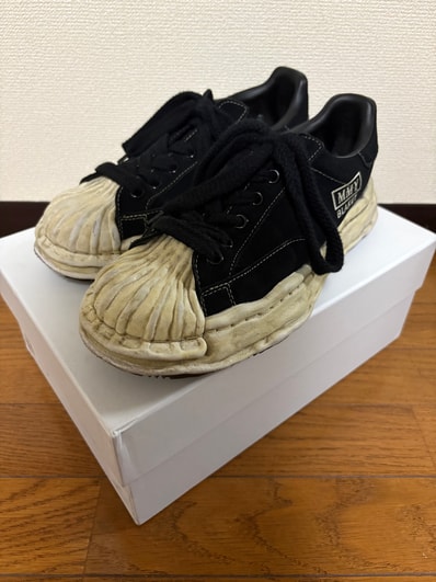 Maison MIHARA YASUHIRO BLAKEY OG Sole Suede Low-top Sneaker "Black"