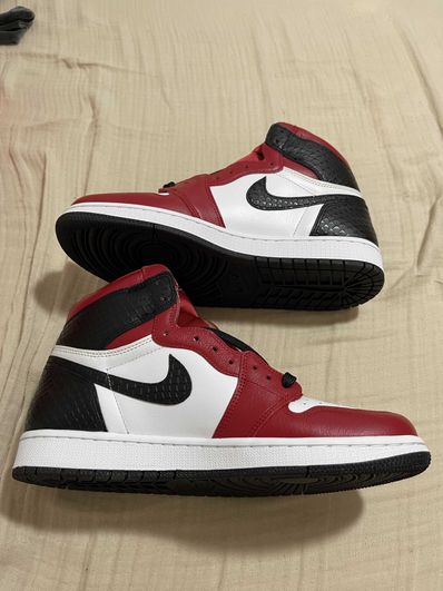 Nike Women's Air Jordan 1 High OG "Satin Red"