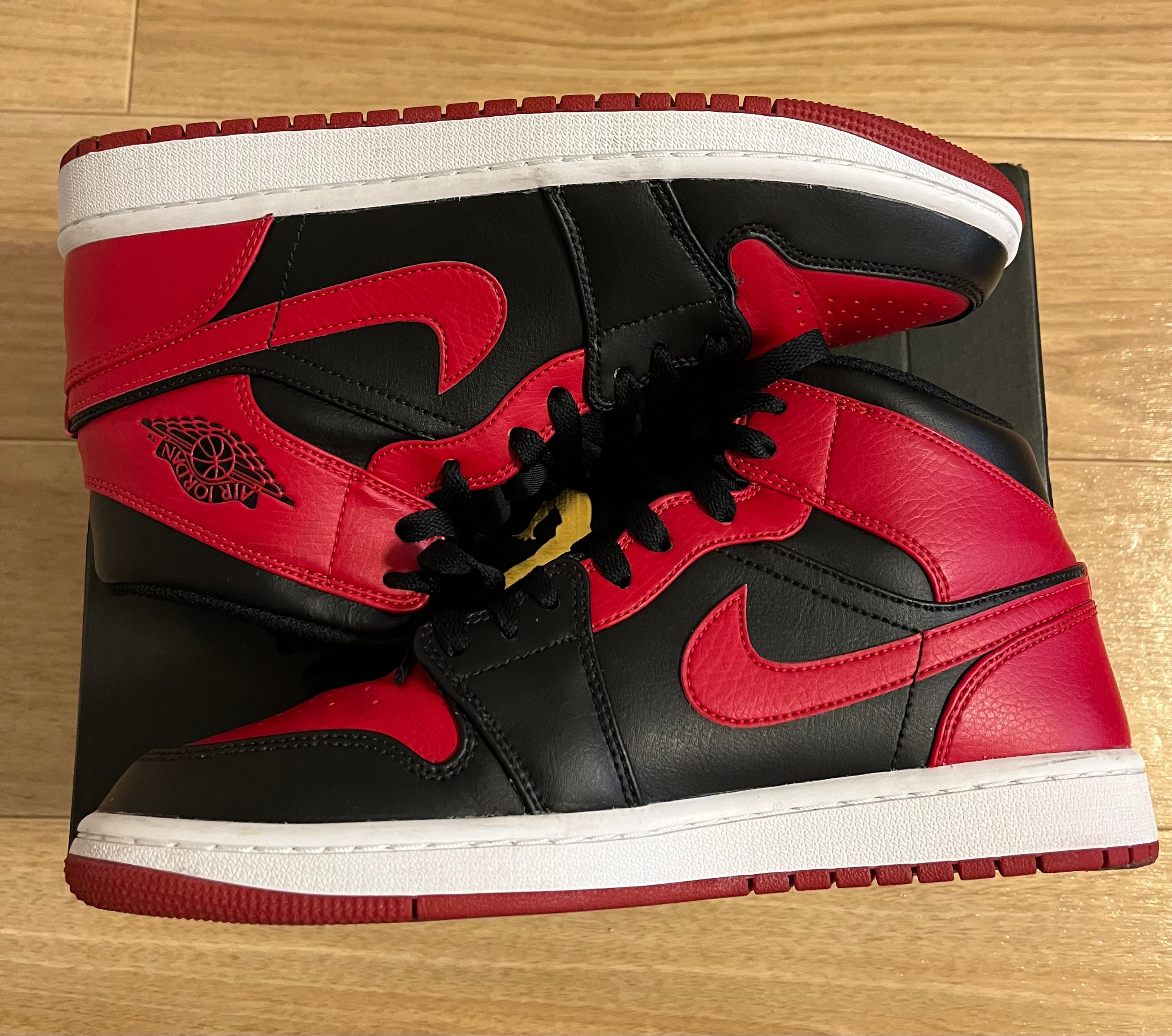 Nike Air Jordan 1 Mid "Bred"