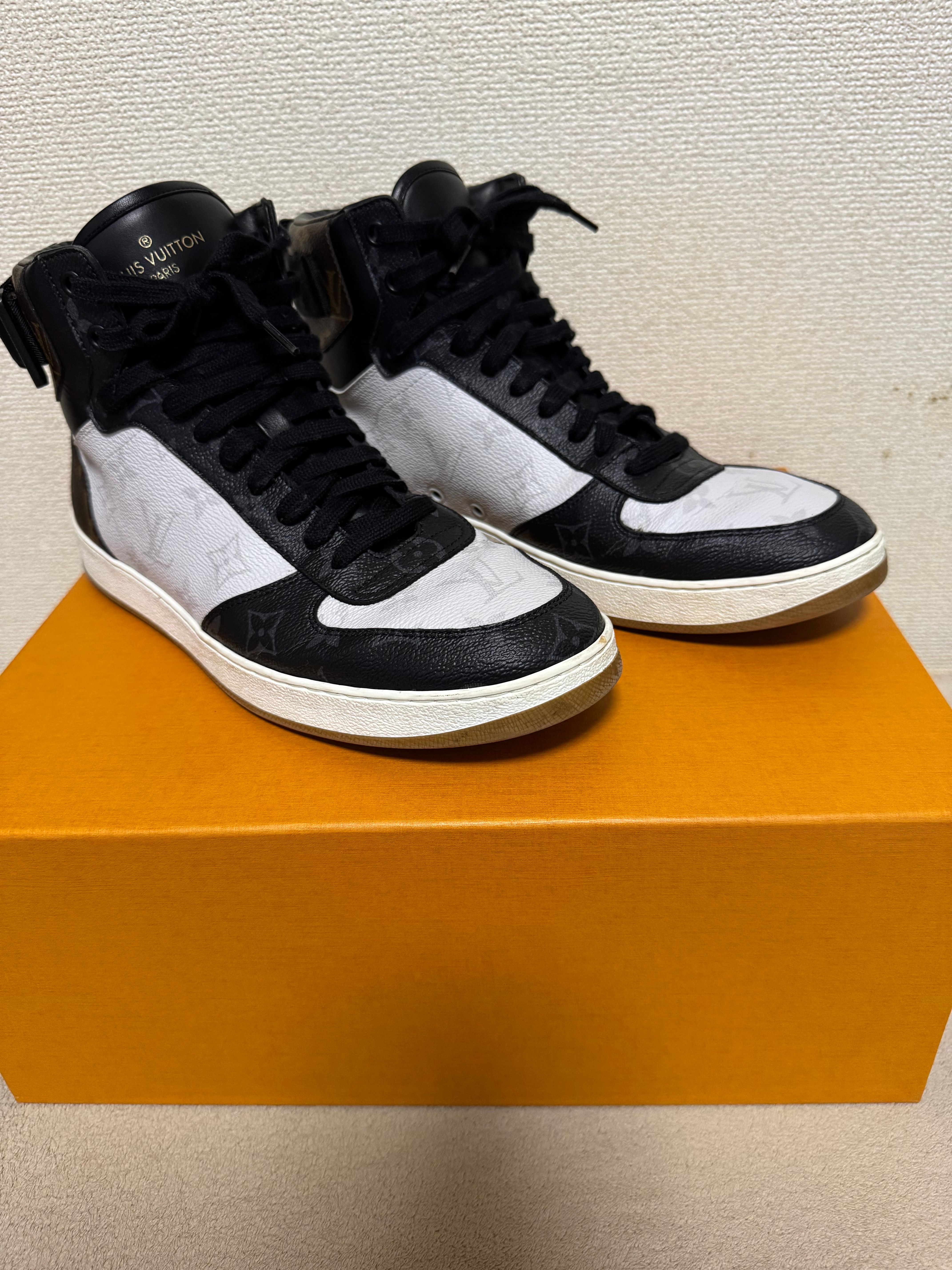 ルイヴィトン リヴォリ・ライン スニーカー "マロン"