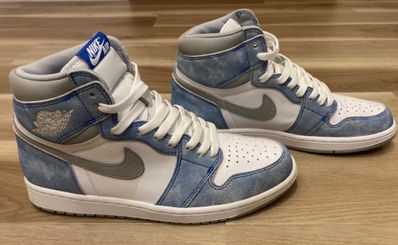 Nike Air Jordan 1 High OG "Hyper Royal"