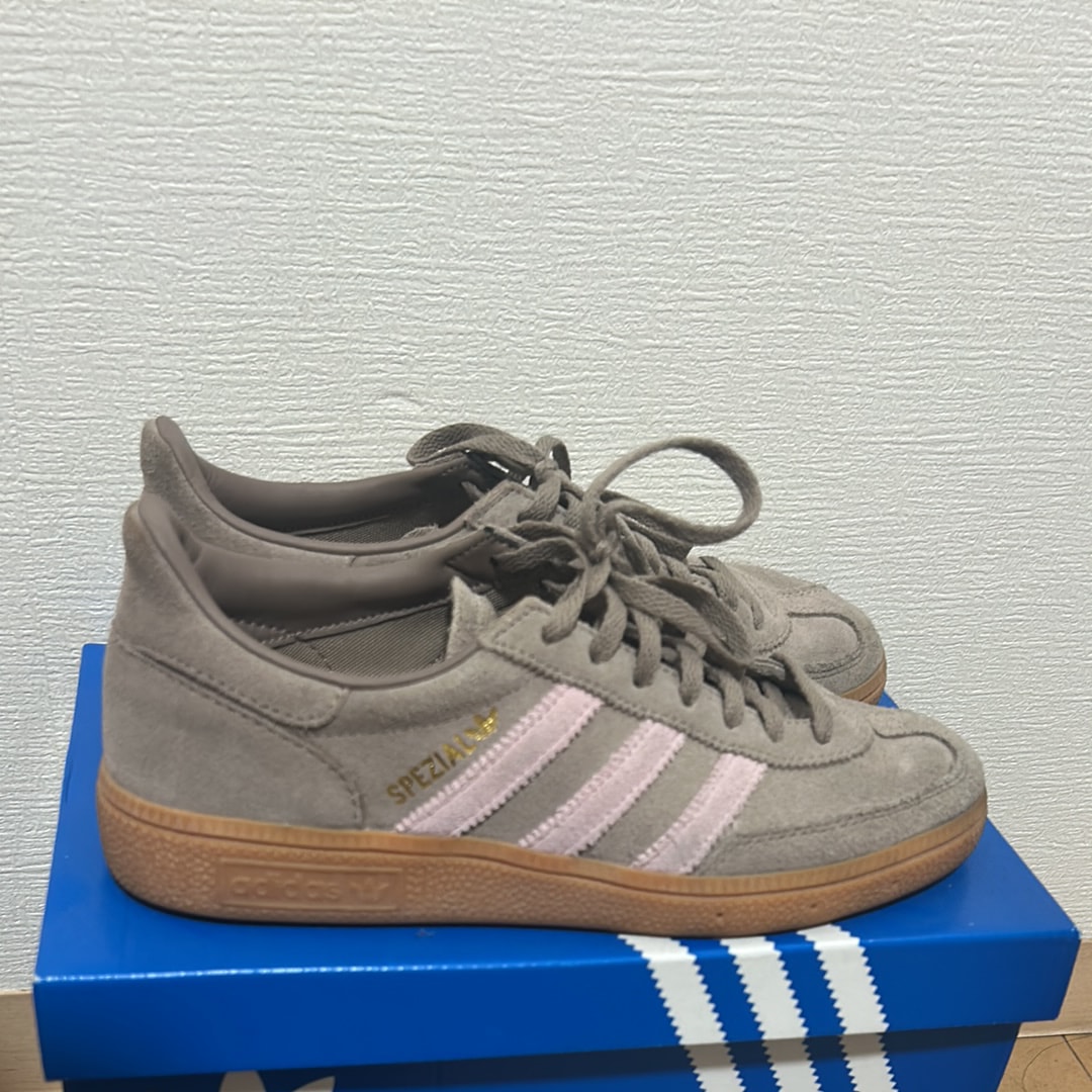 adidas Women's Handball Spezial "Chalky Brown/Clear Pink/Gold Metallic"