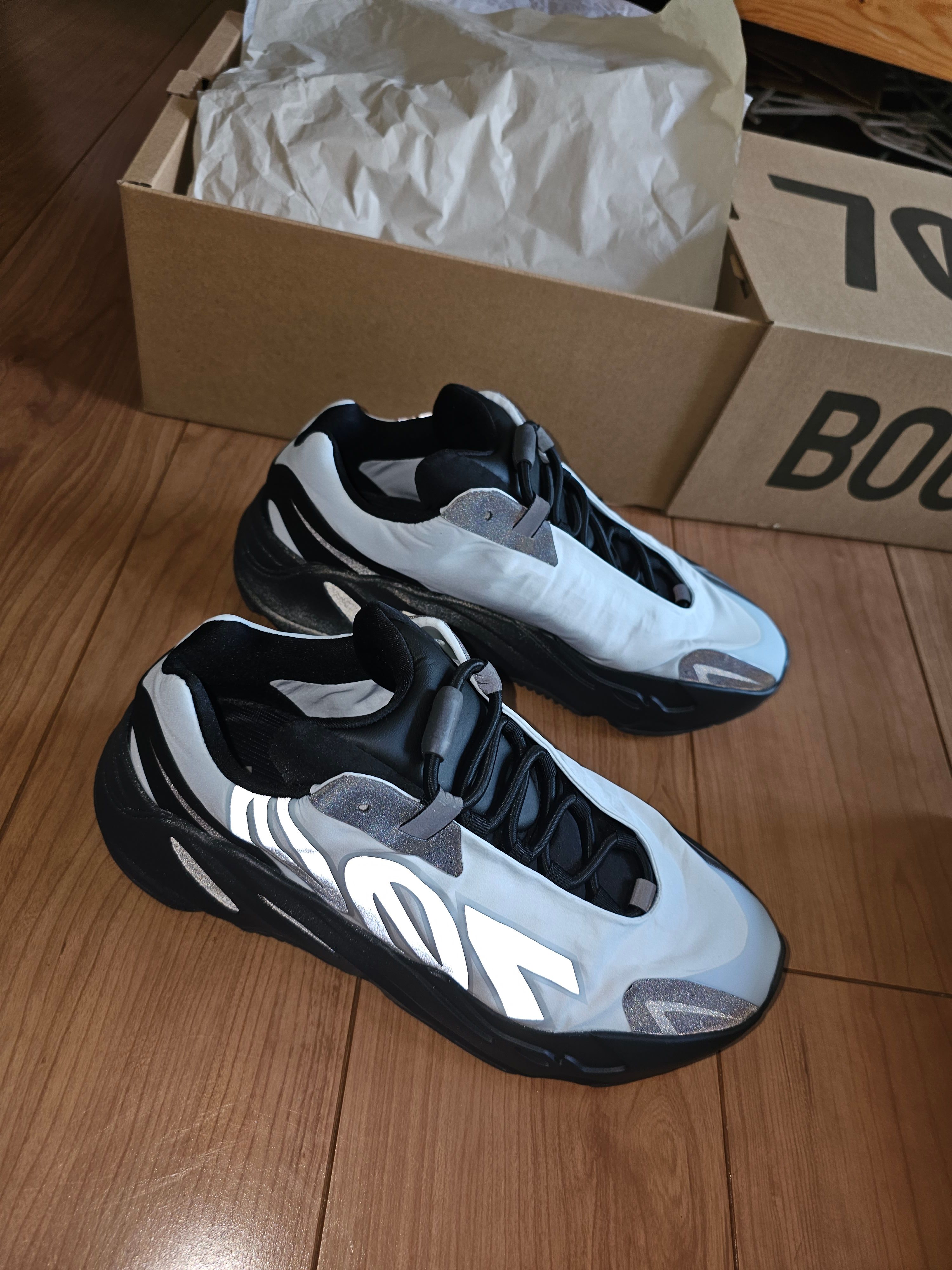adidas YEEZY Boost 700 MNVN "Blue Tint"