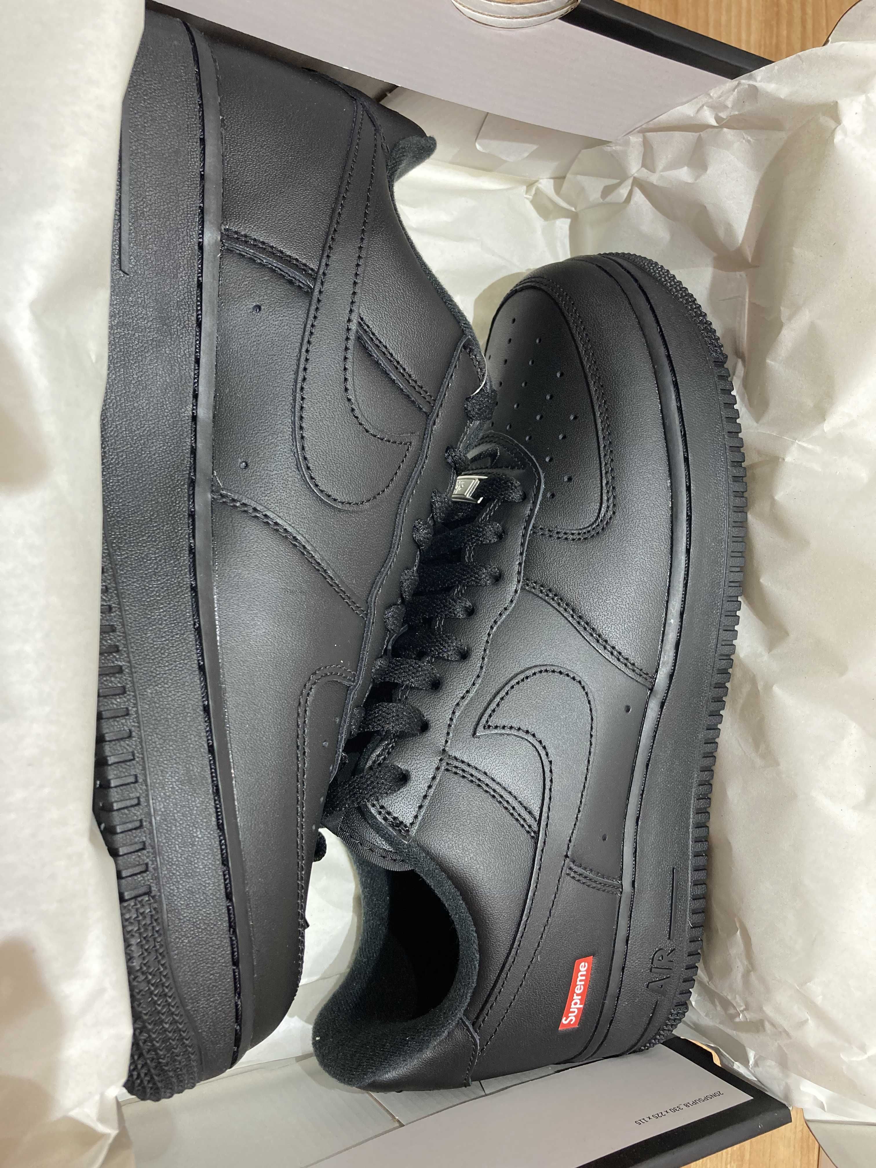 Supreme × Nike Air Force 1 Low "Black"