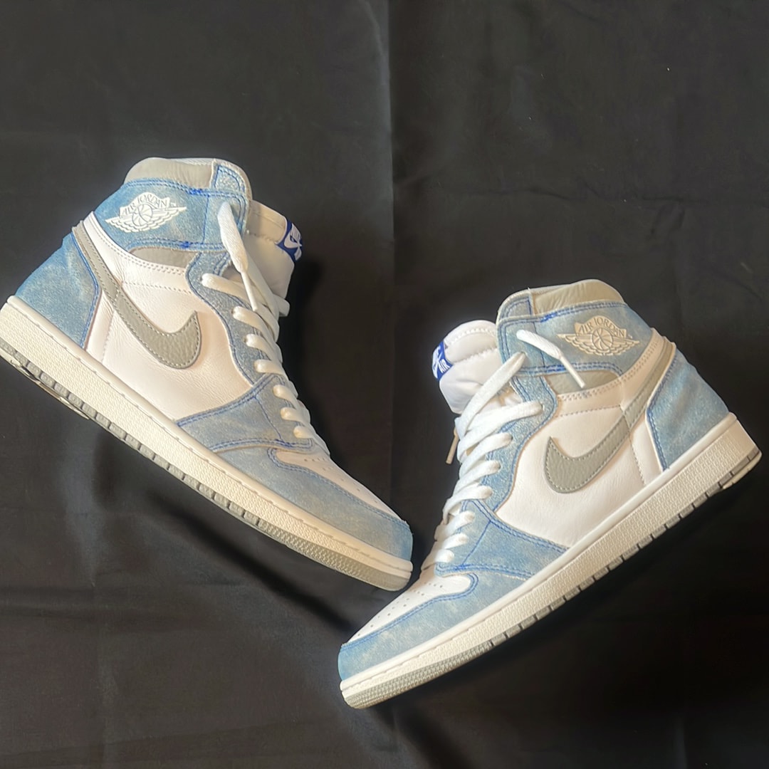 Nike Air Jordan 1 High OG "Hyper Royal"