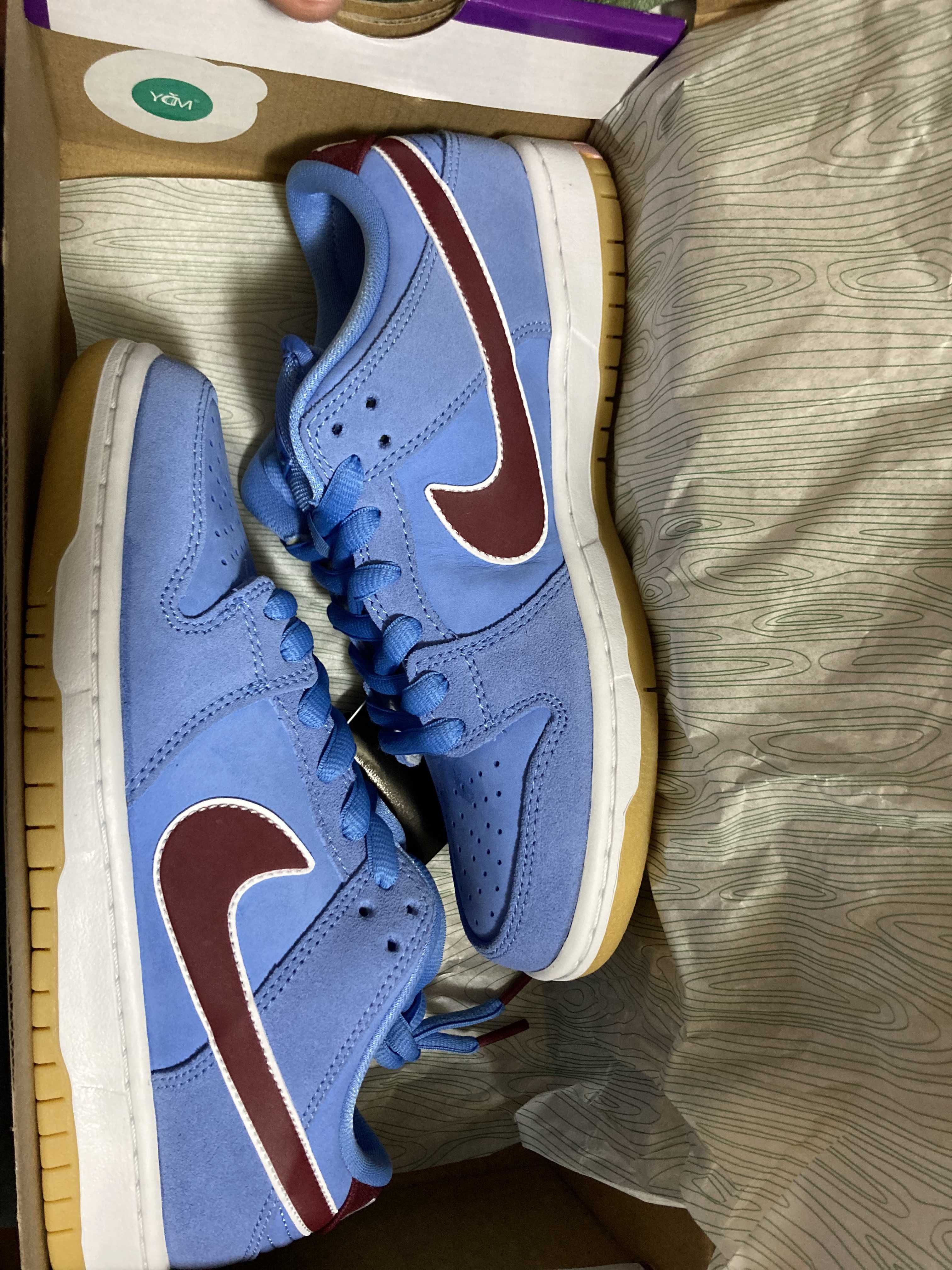 Nike SB Dunk Low Pro "Philadelphia Phillies/Valor Blue and Team Maroon"