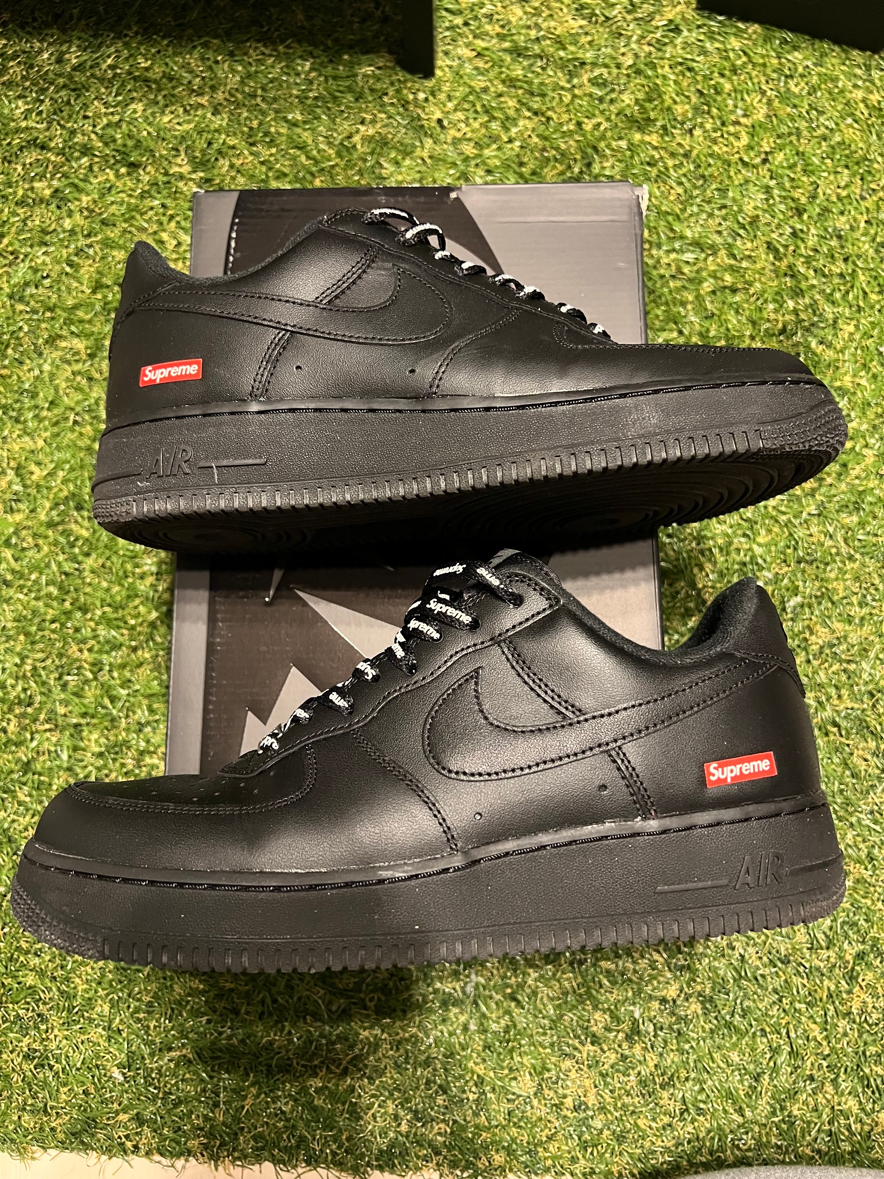 Supreme × Nike Air Force 1 Low "Black"