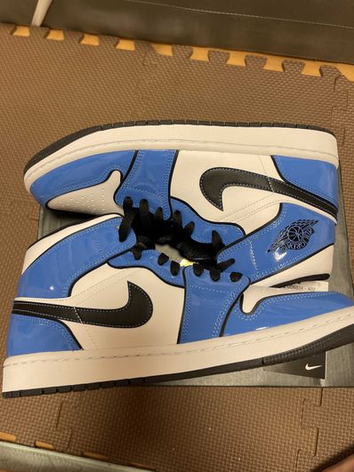Nike Air Jordan 1 Mid SE "Signal Blue"