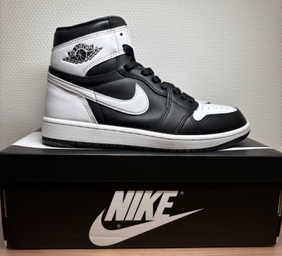 Nike Air Jordan 1 Retro High OG "Black/White"