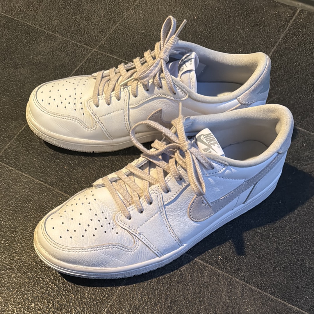 ナイキ エアジョーダン1 ロー OG "ニュートラルグレー"