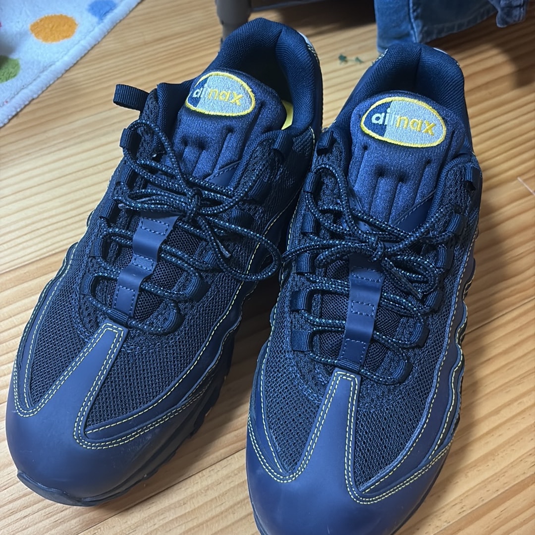 Nike Air Max 95 OG Big Bubble "Obsidian/Varsity Maize"