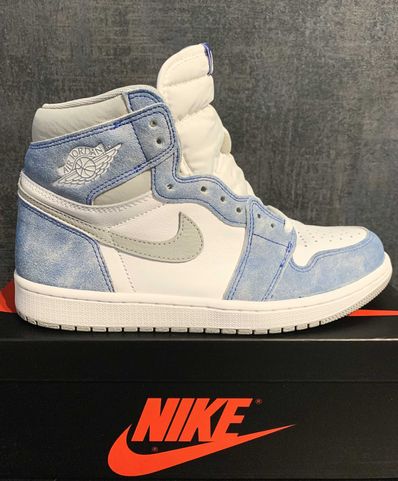 Nike Air Jordan 1 High OG "Hyper Royal"