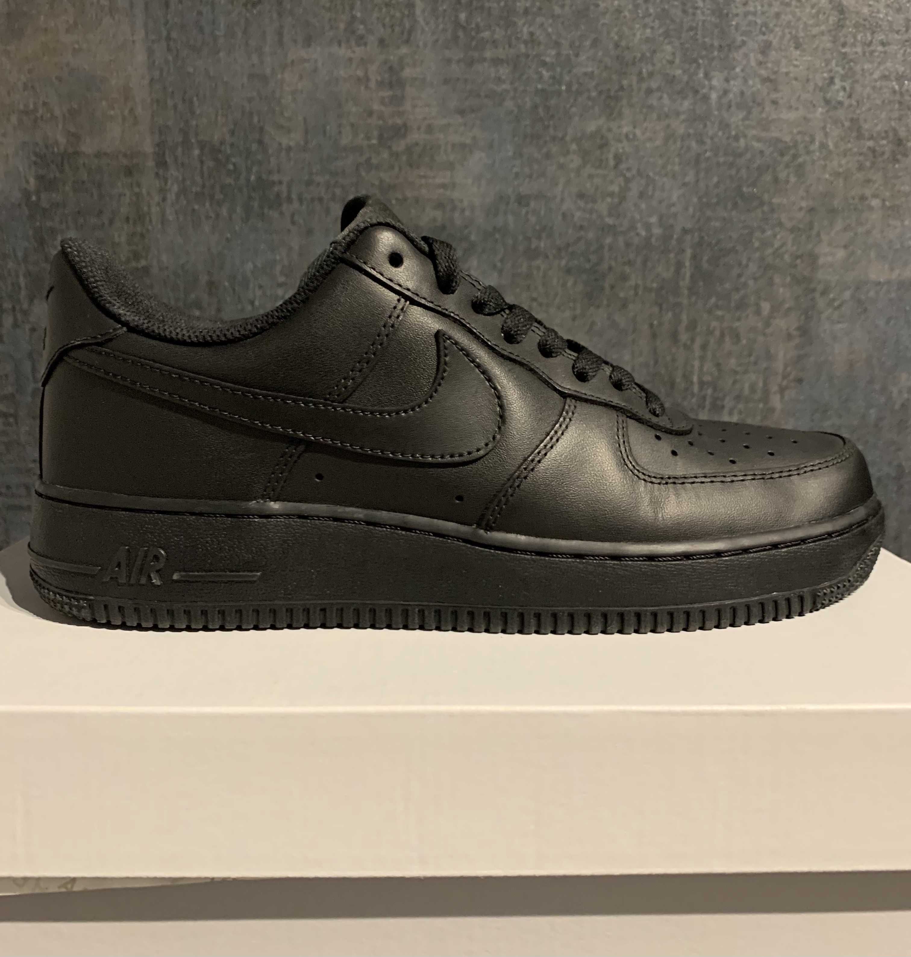 Nike Air Force 1 Low '07 "Black/Black"