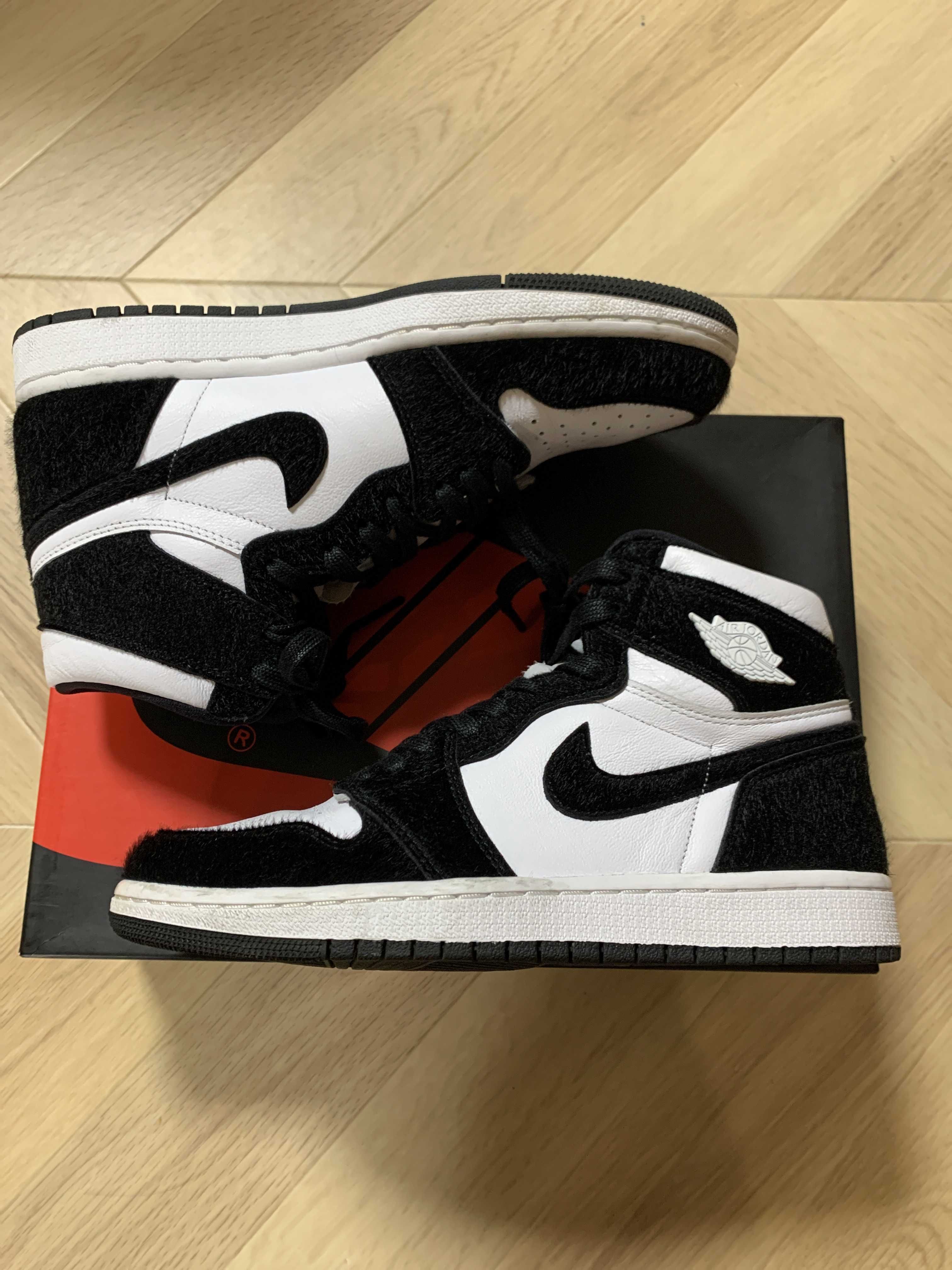 Nike Women's Air Jordan 1 Retro High OG "Black/White"