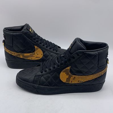 Supreme × Nike SB Blazer Mid "Black"