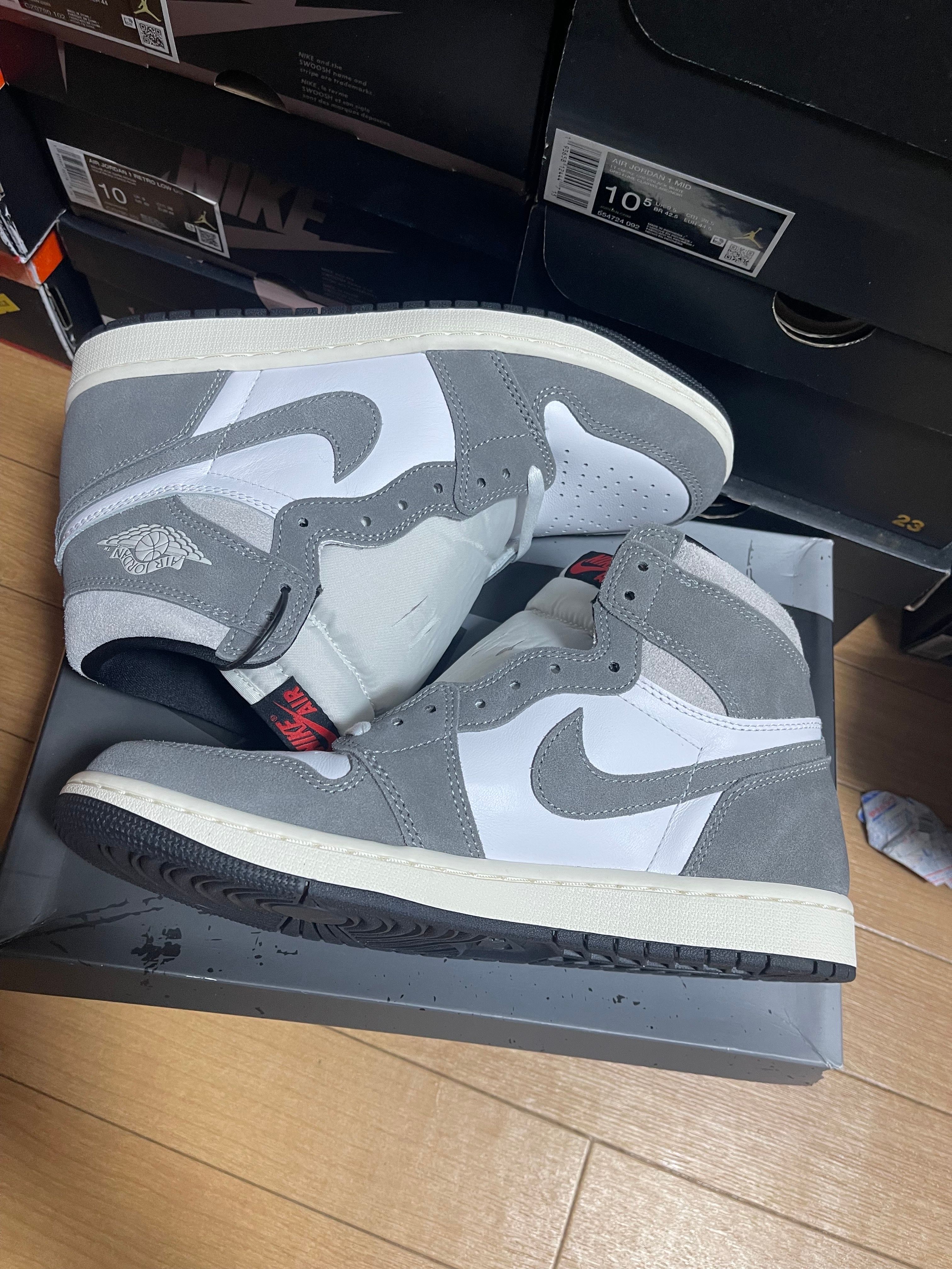 Nike Air Jordan 1 Retro High OG "Black and Smoke Grey"