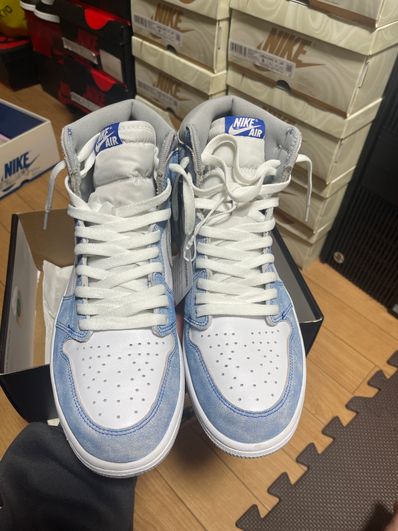 Nike Air Jordan 1 High OG "Hyper Royal"