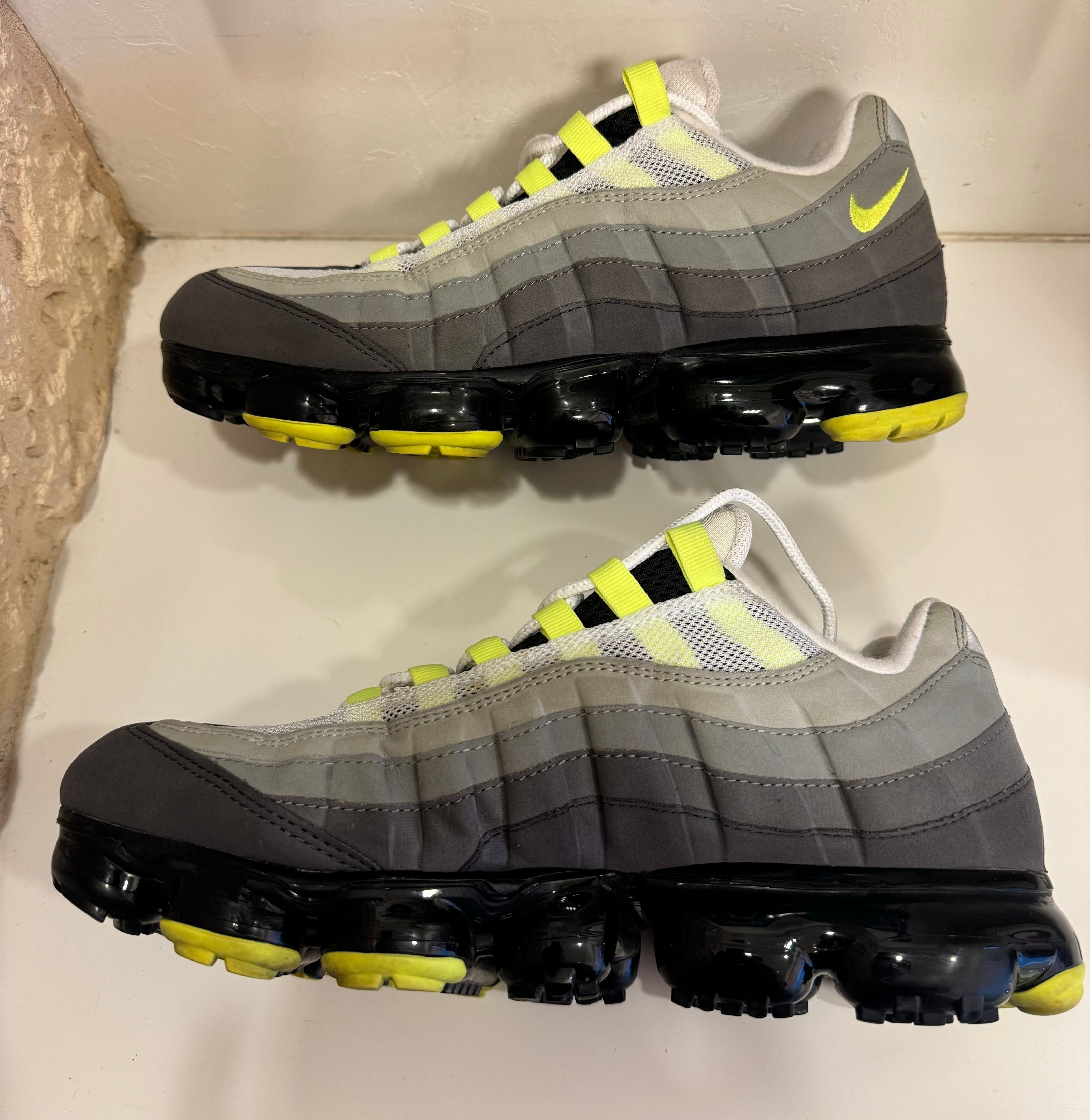 Nike Air Vapormax 95 "Neon"