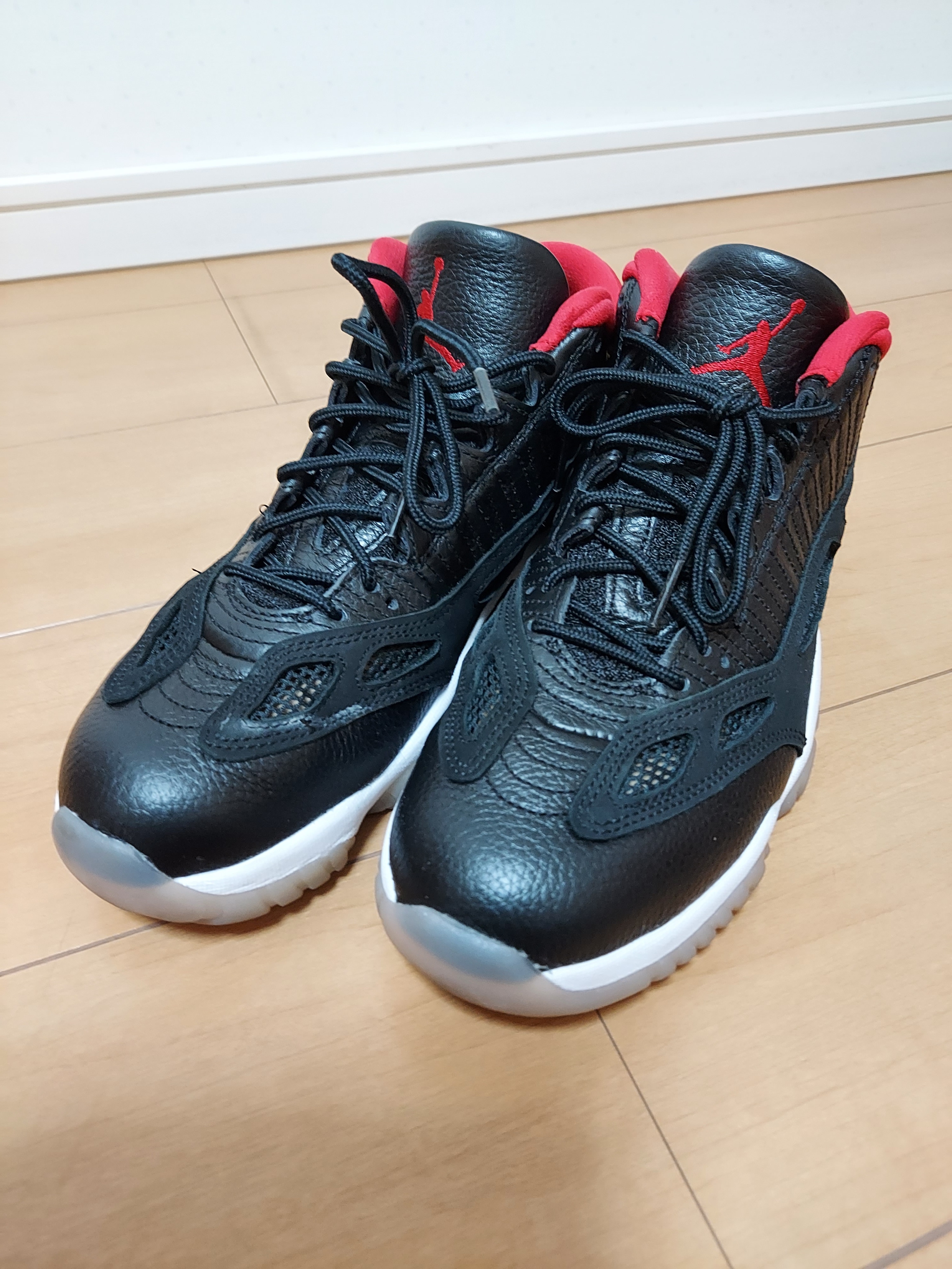 Air Jordan 11 Low IE "Bred"