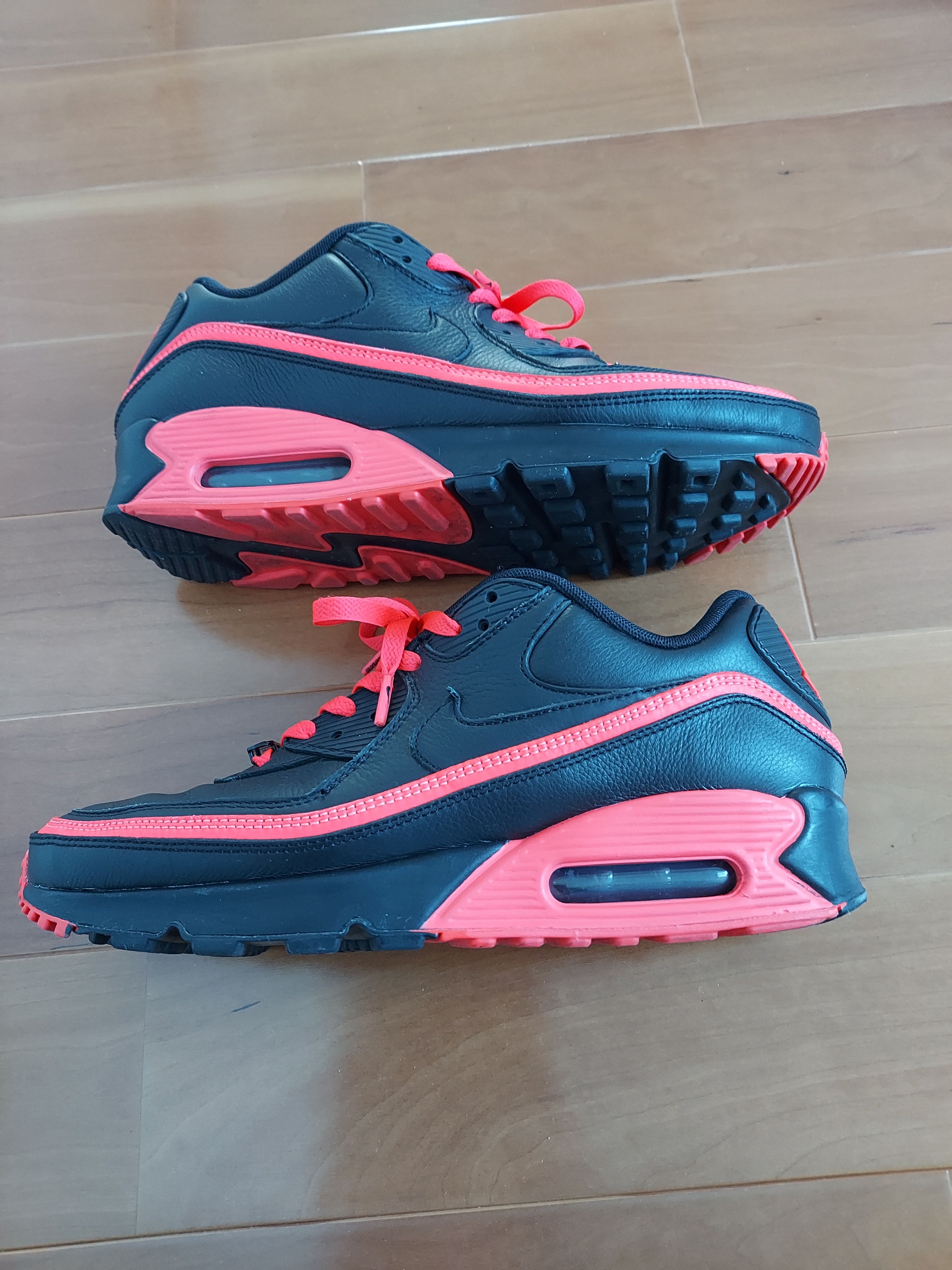 UNDEFEATED × Nike Air Max 90 "Black/Red"