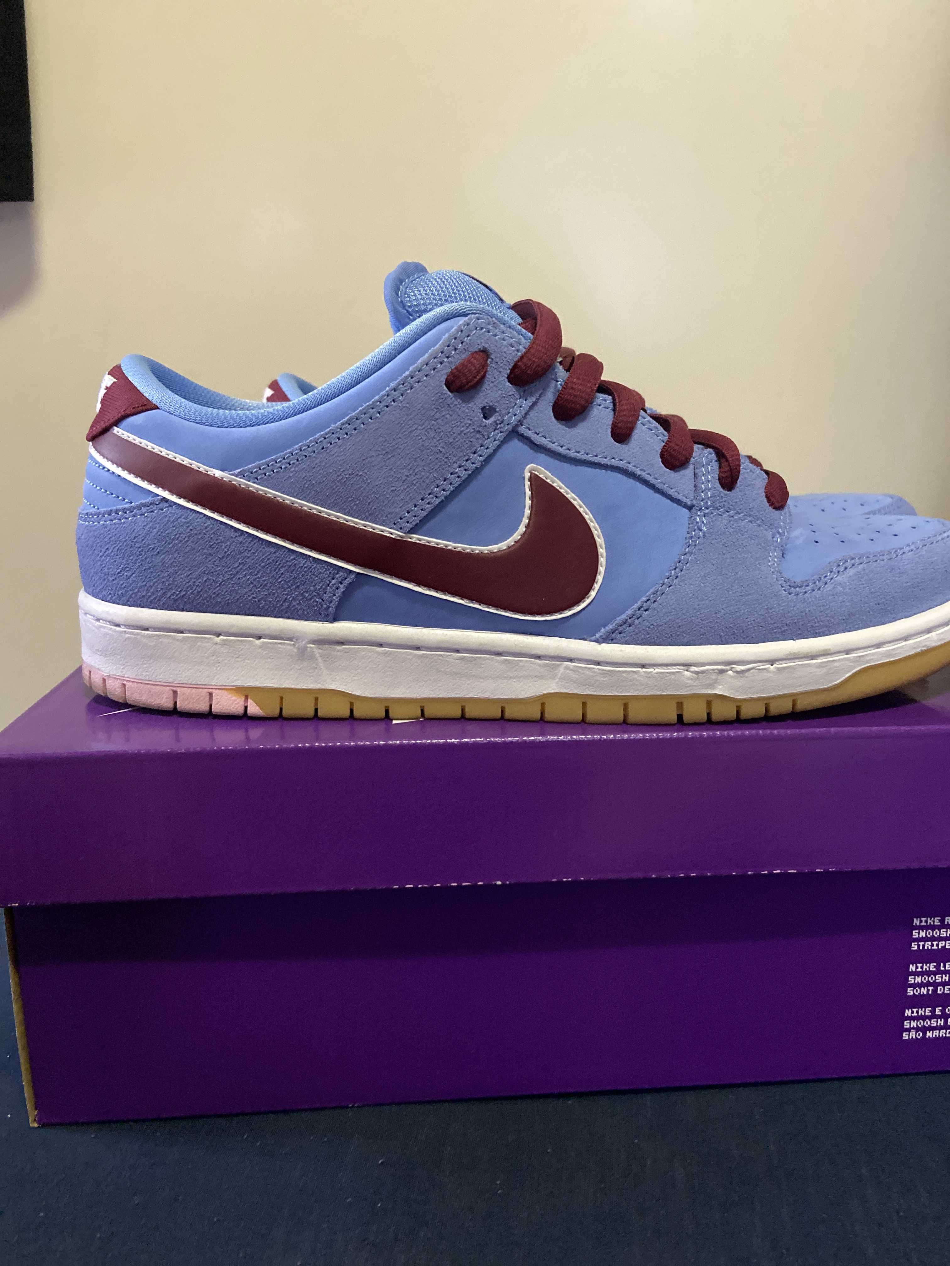 Nike SB Dunk Low Pro "Philadelphia Phillies/Valor Blue and Team Maroon"