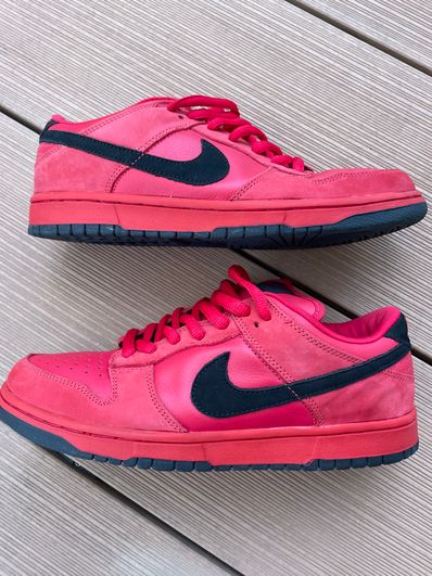 NIKE SB DUNK LOW "PURE BLOOD"