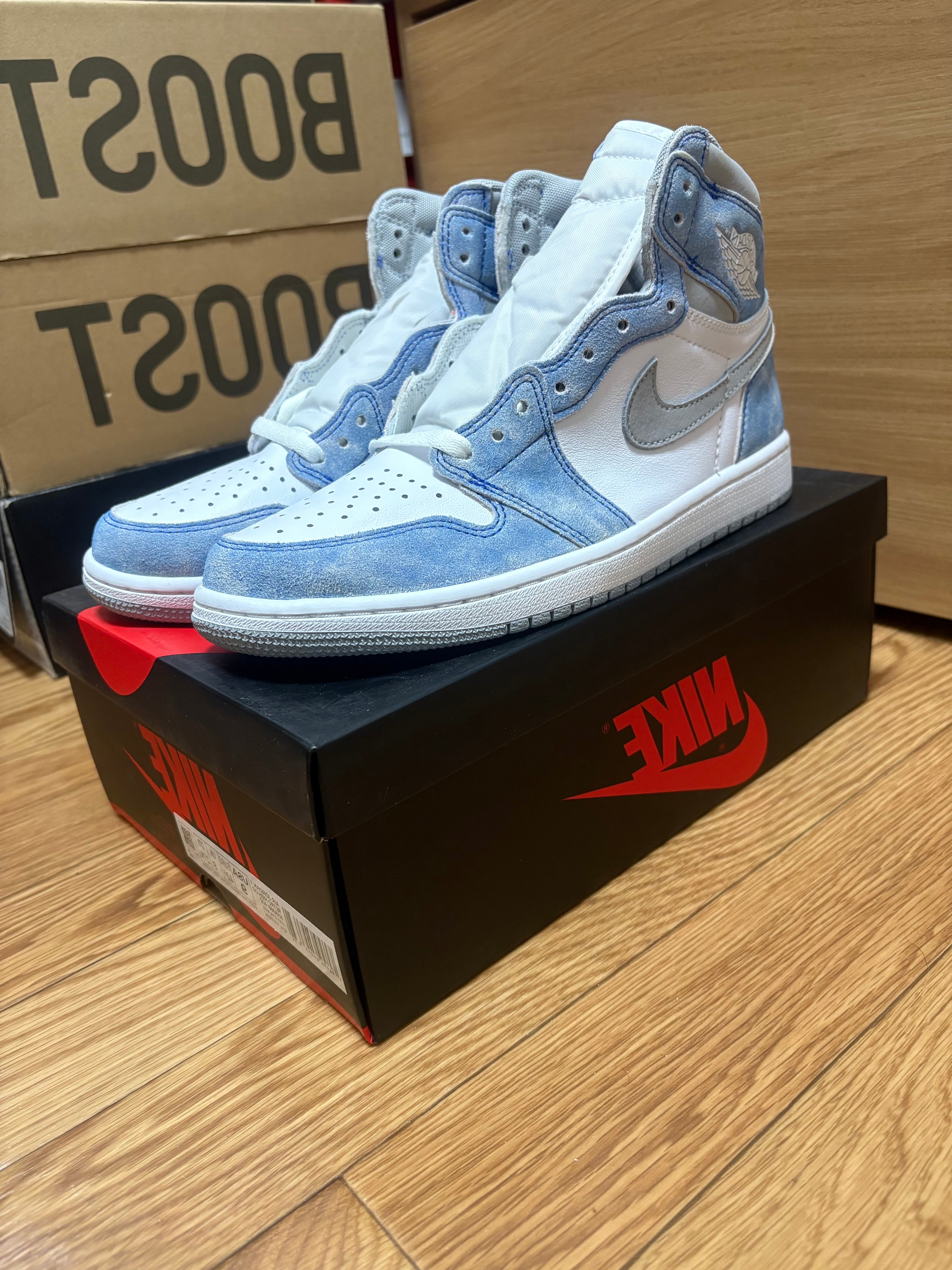 Nike Air Jordan 1 High OG "Hyper Royal"