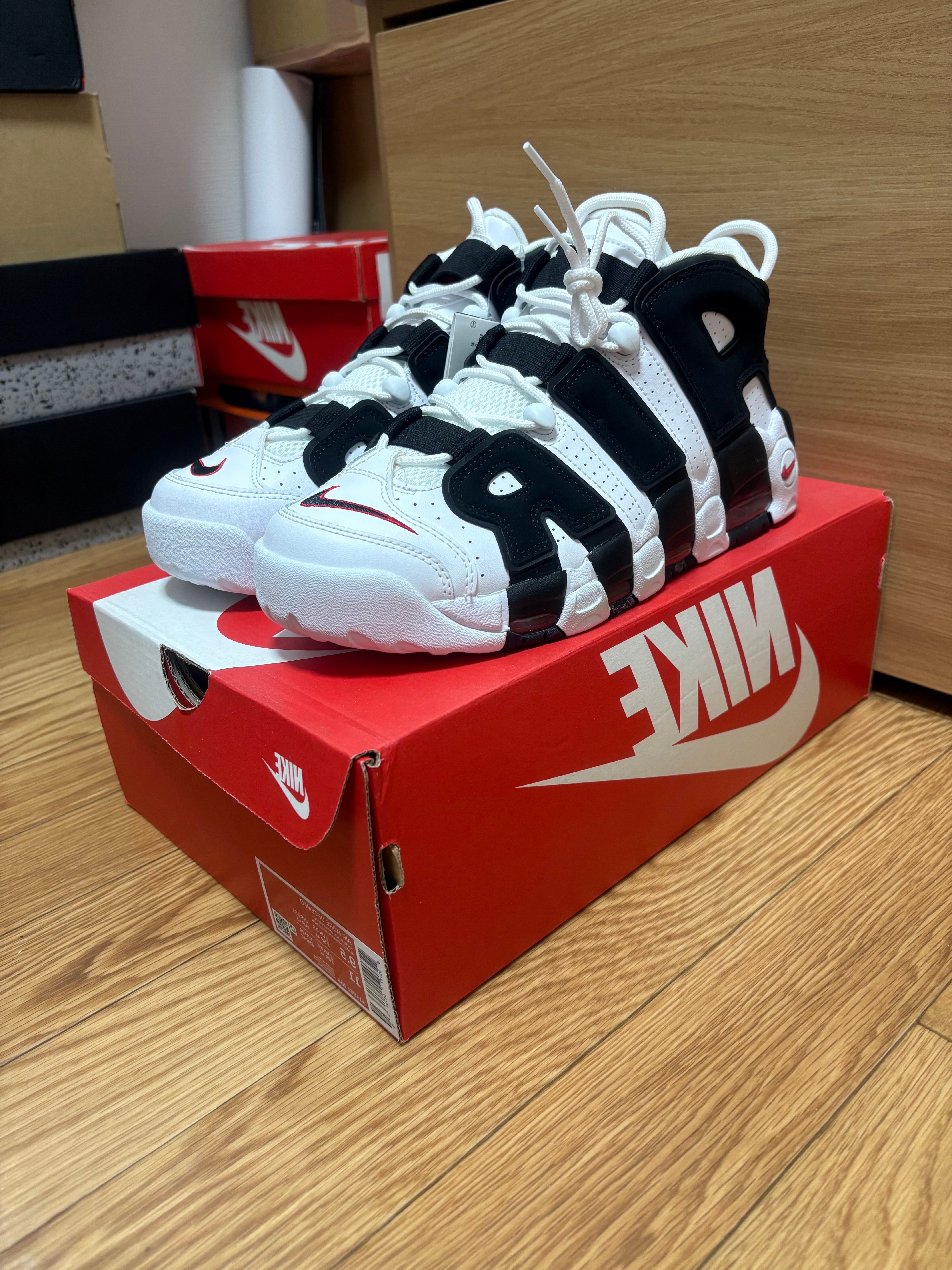 ナイキ エアモアアップテンポ・モアテン (NIKE Air More Uptempo) の
