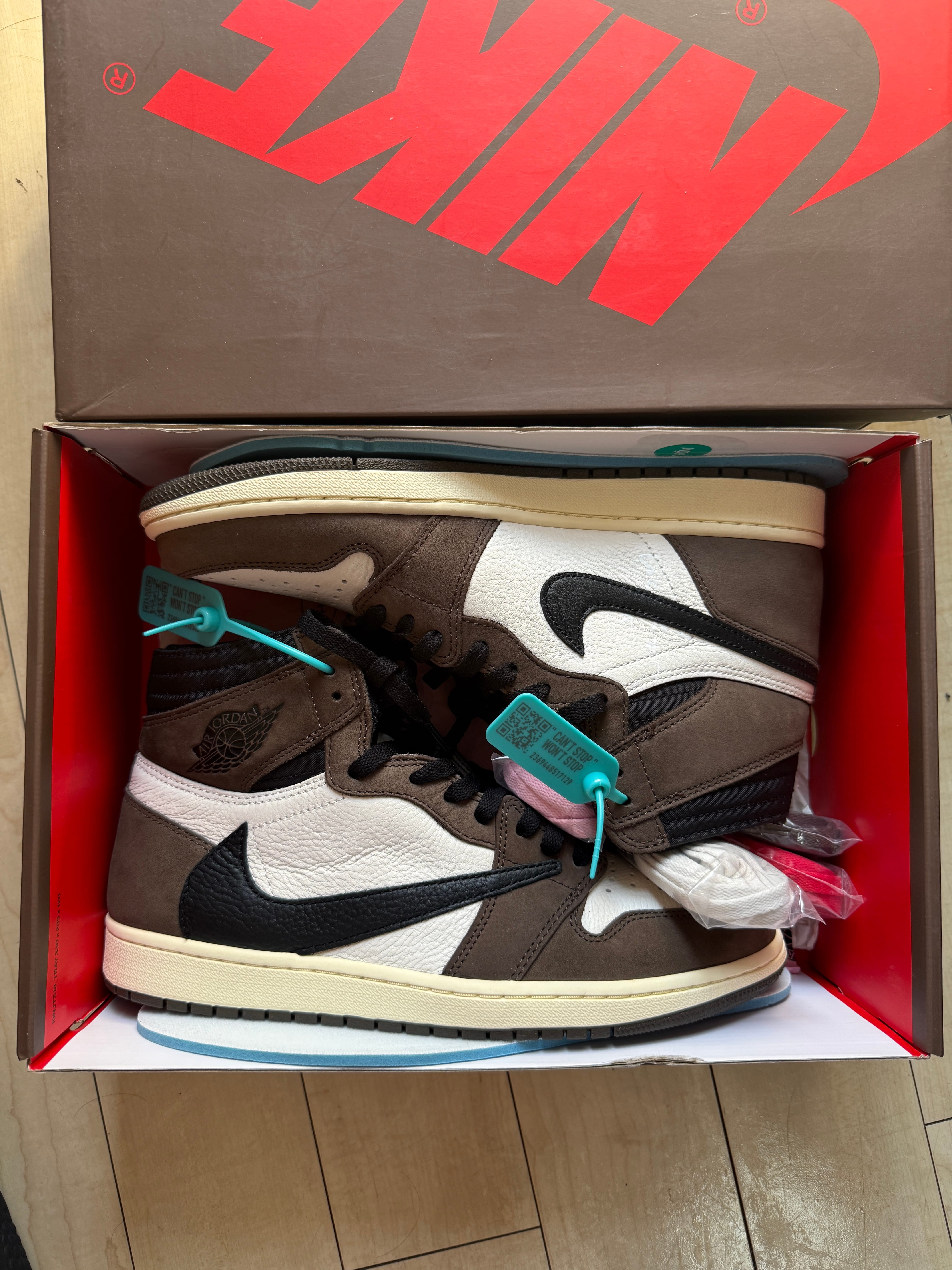 Travis Scott × Nike Air Jordan 1 Retro High OG TS SP "Sail/Dark Mocha"