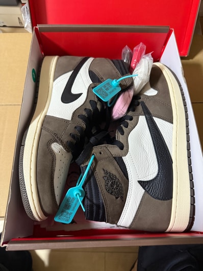 Travis Scott × Nike Air Jordan 1 Retro High OG TS SP "Sail/Dark Mocha"