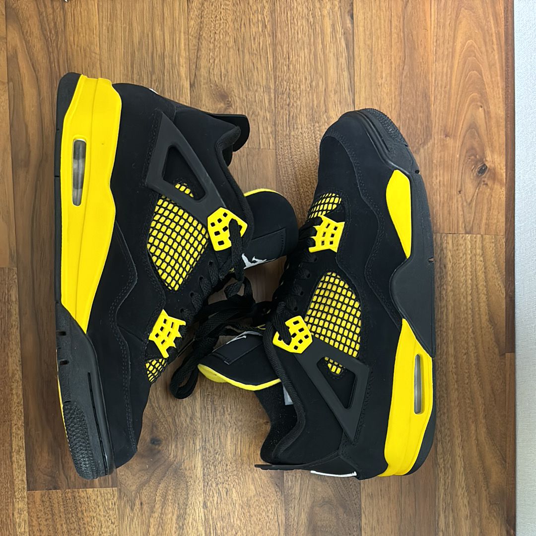Nike Air Jordan 4 Retro "Thunder"(2023)
