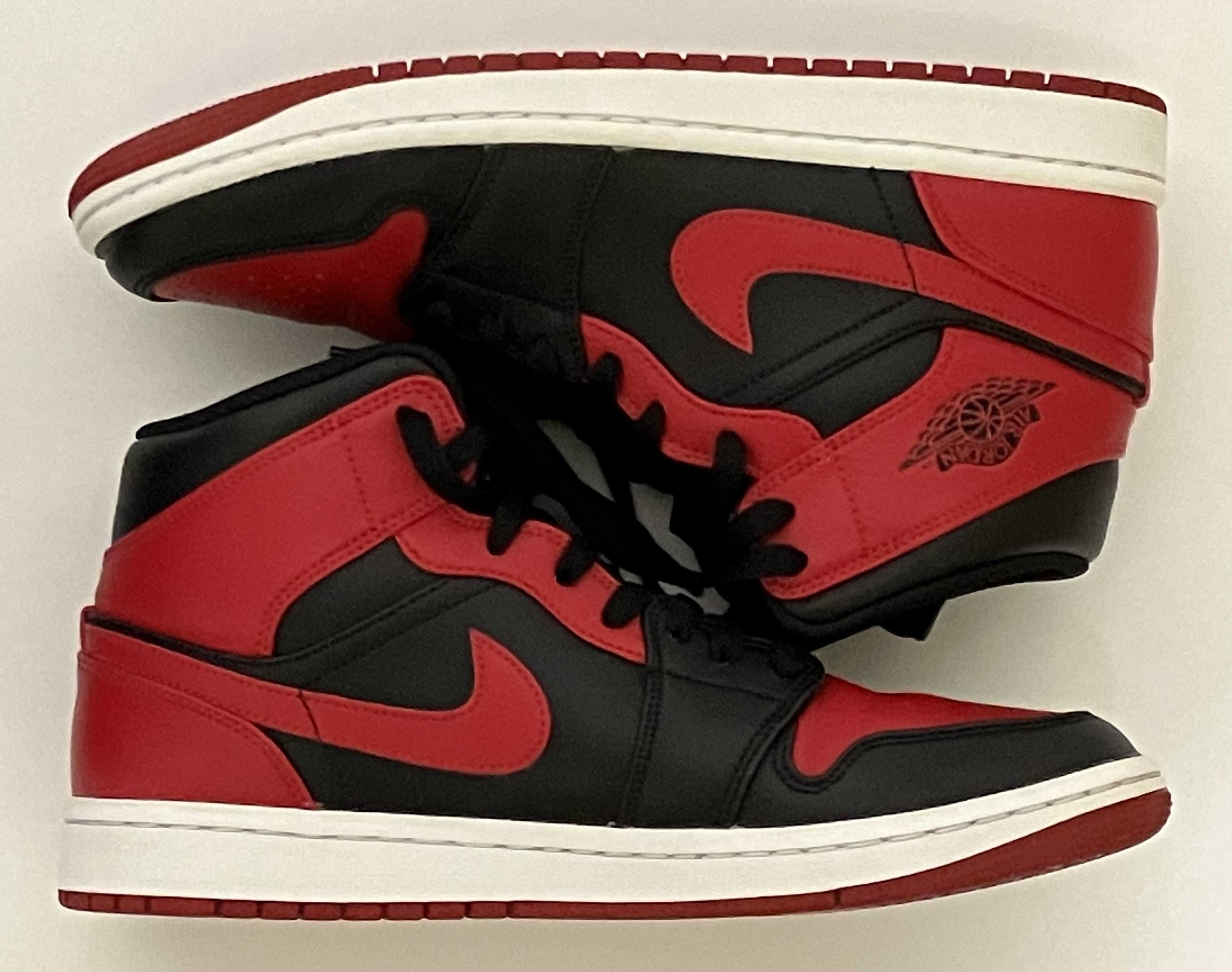 Nike Air Jordan 1 Mid "Bred"