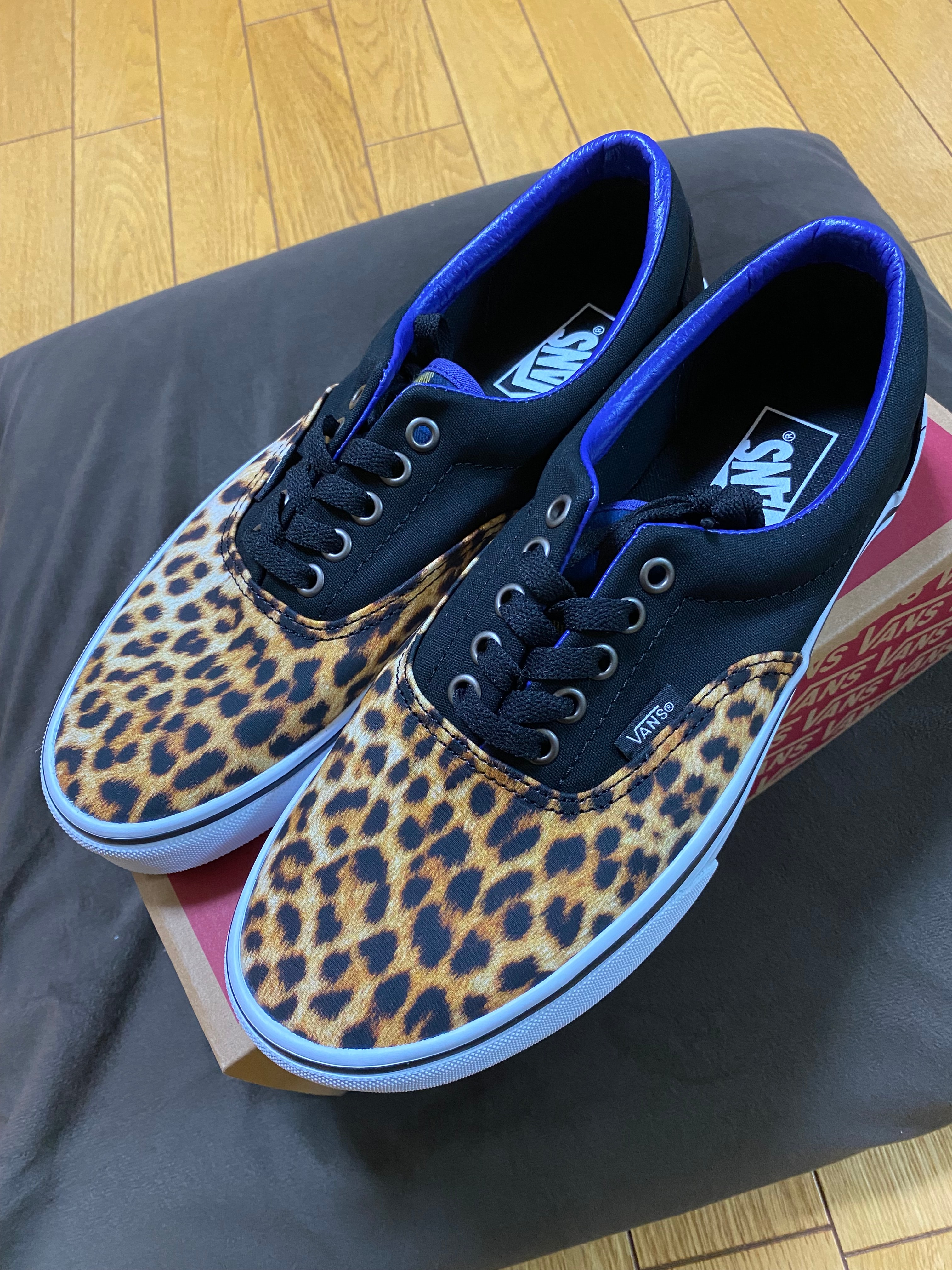 バンズ エラ "グランジブラック"